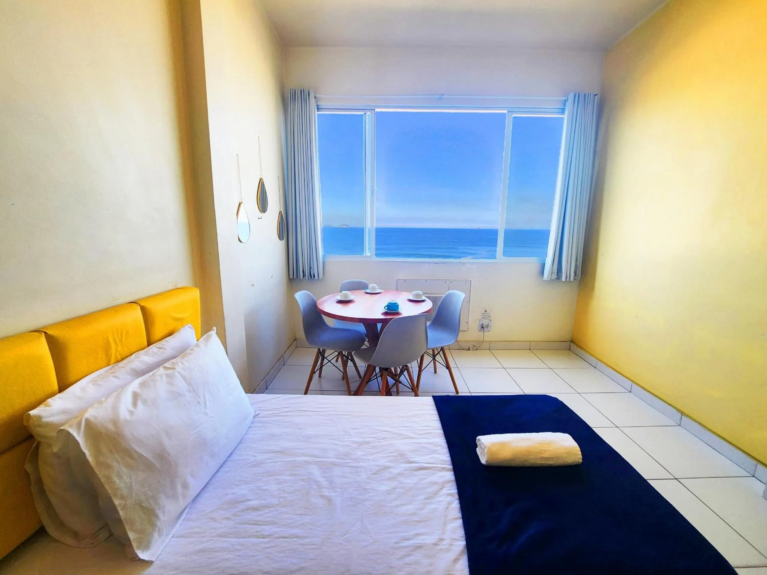 Bed in Charmoso Studio na Areia de Copacabana TC801