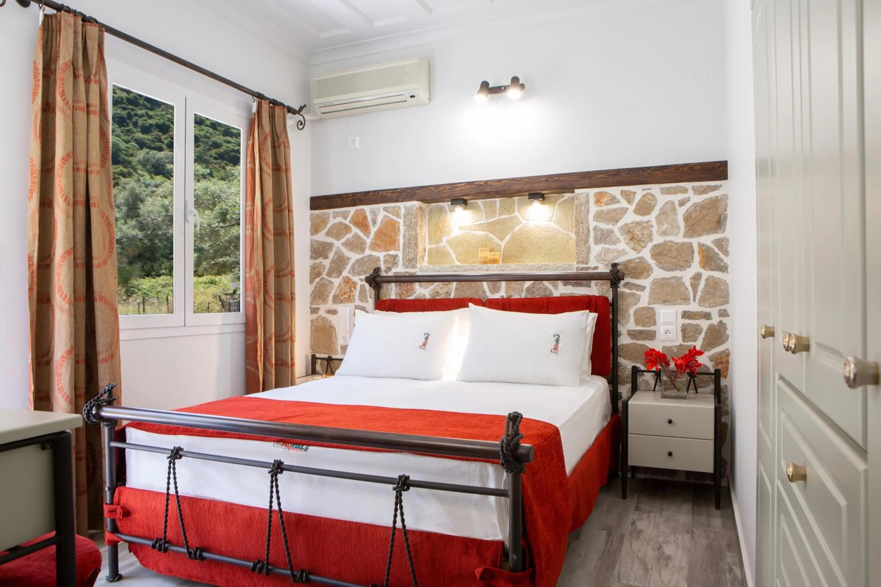 Decorative detail, Bed in Villa Elia Resort