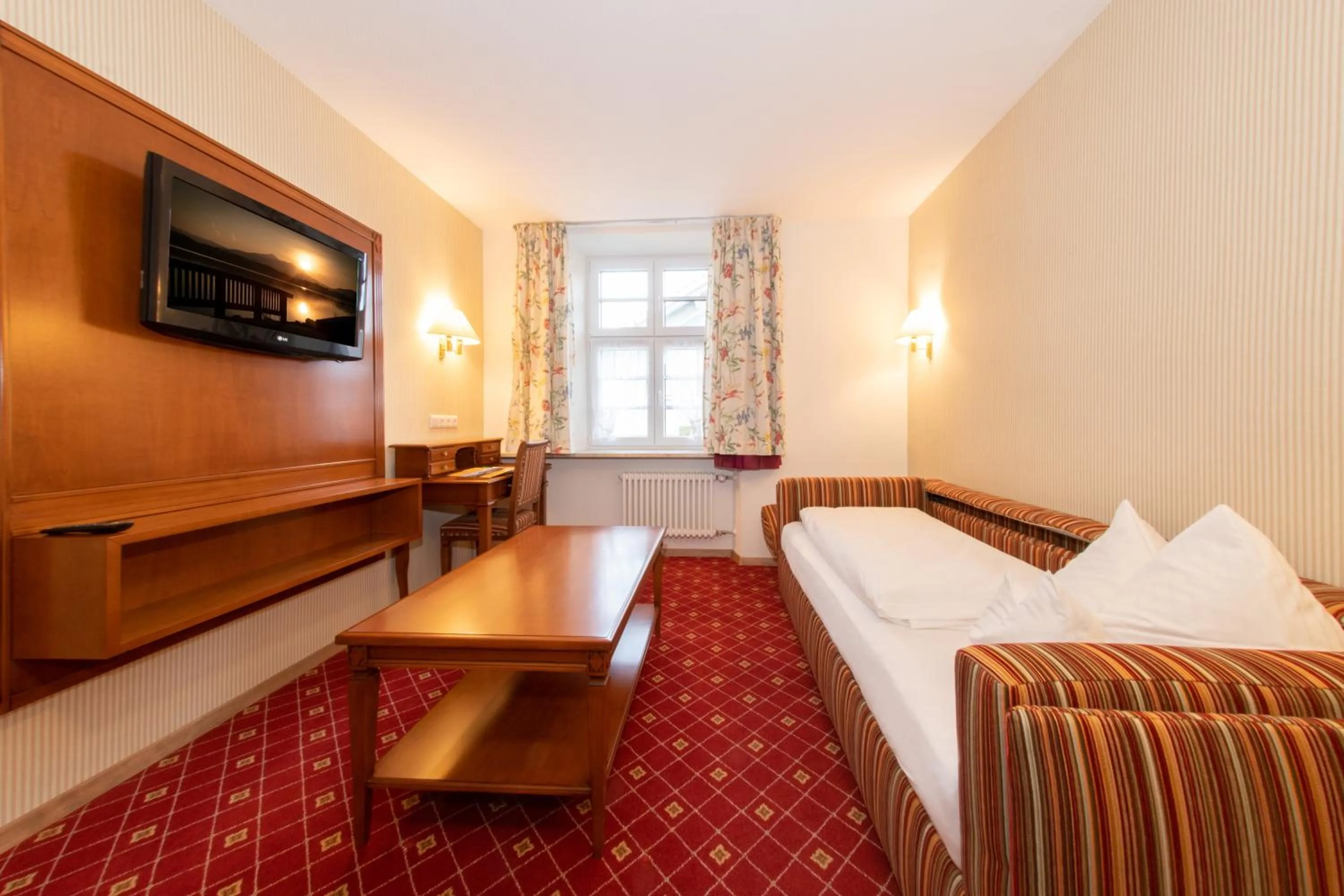 Photo of the whole room, Bed in Hotel Gasthof Post