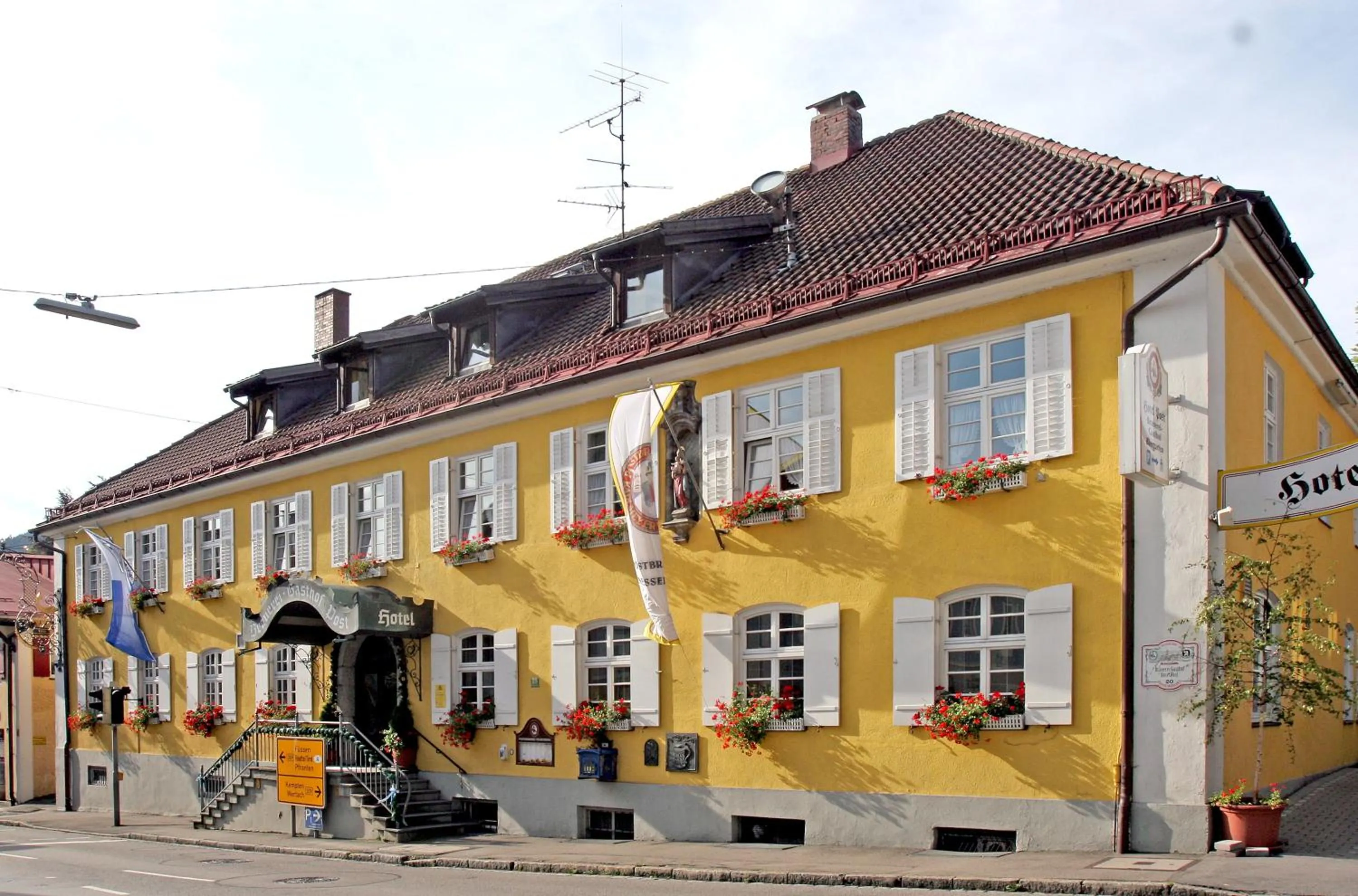 Facade/entrance in Hotel Gasthof Post