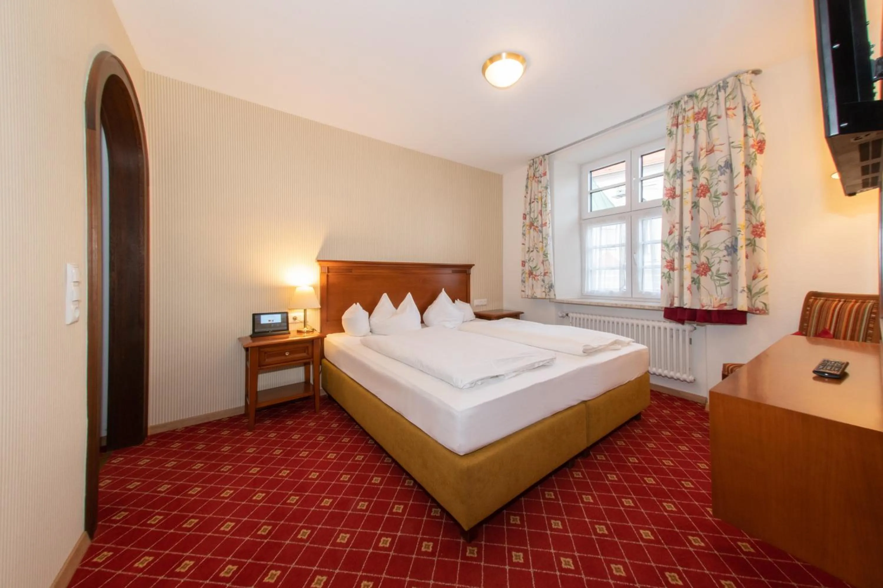 Photo of the whole room, Bed in Hotel Gasthof Post