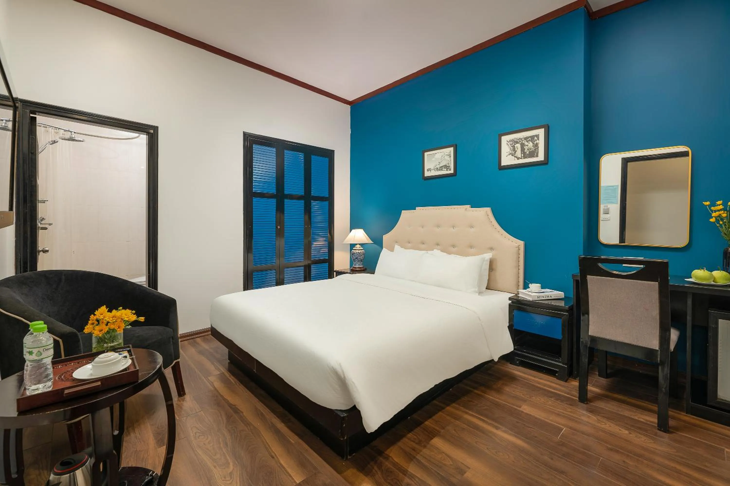 Photo of the whole room, Bed in Hanoi Starlight Boutique Hotel