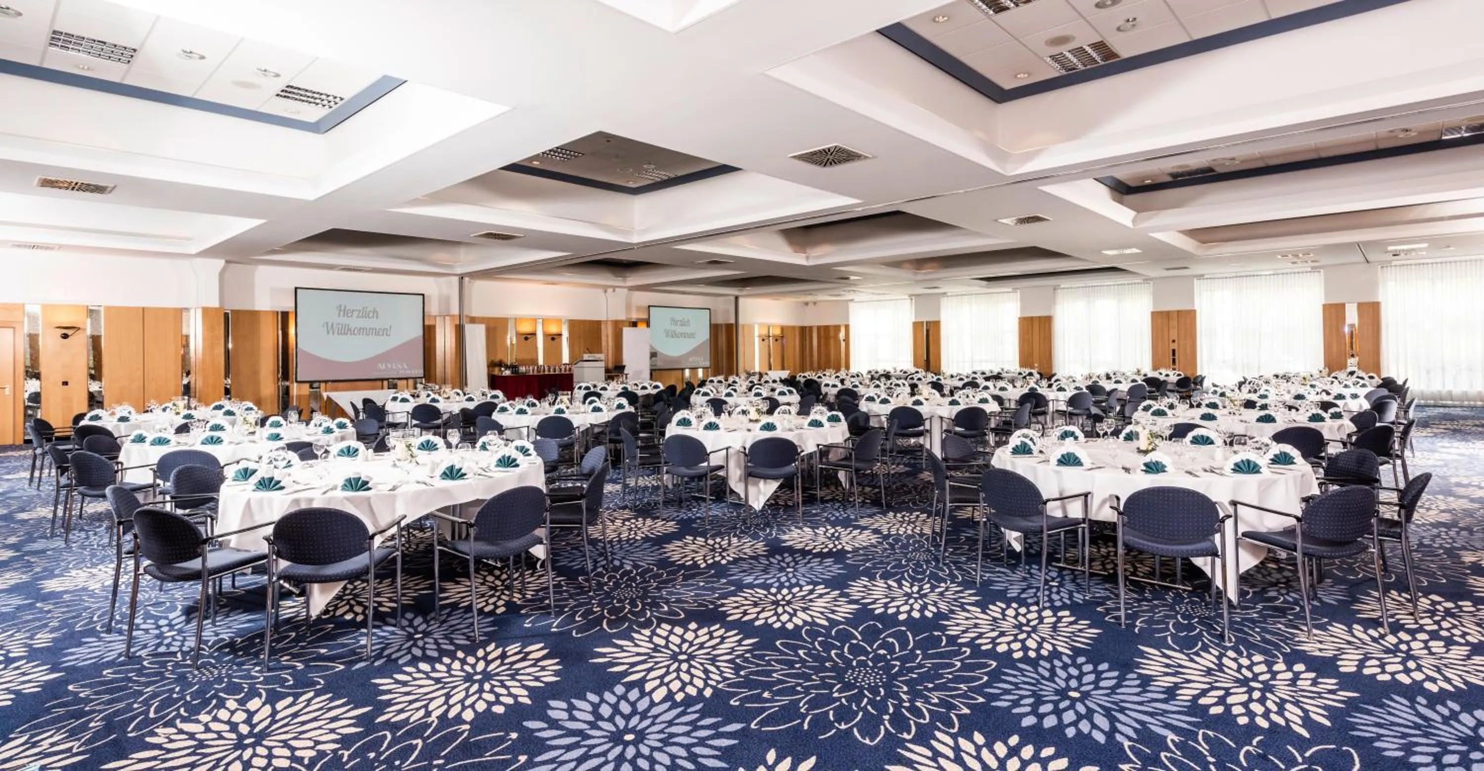 Restaurant/places to eat in ARVENA Kongress Hotel - Hotel in der Wagnerstadt