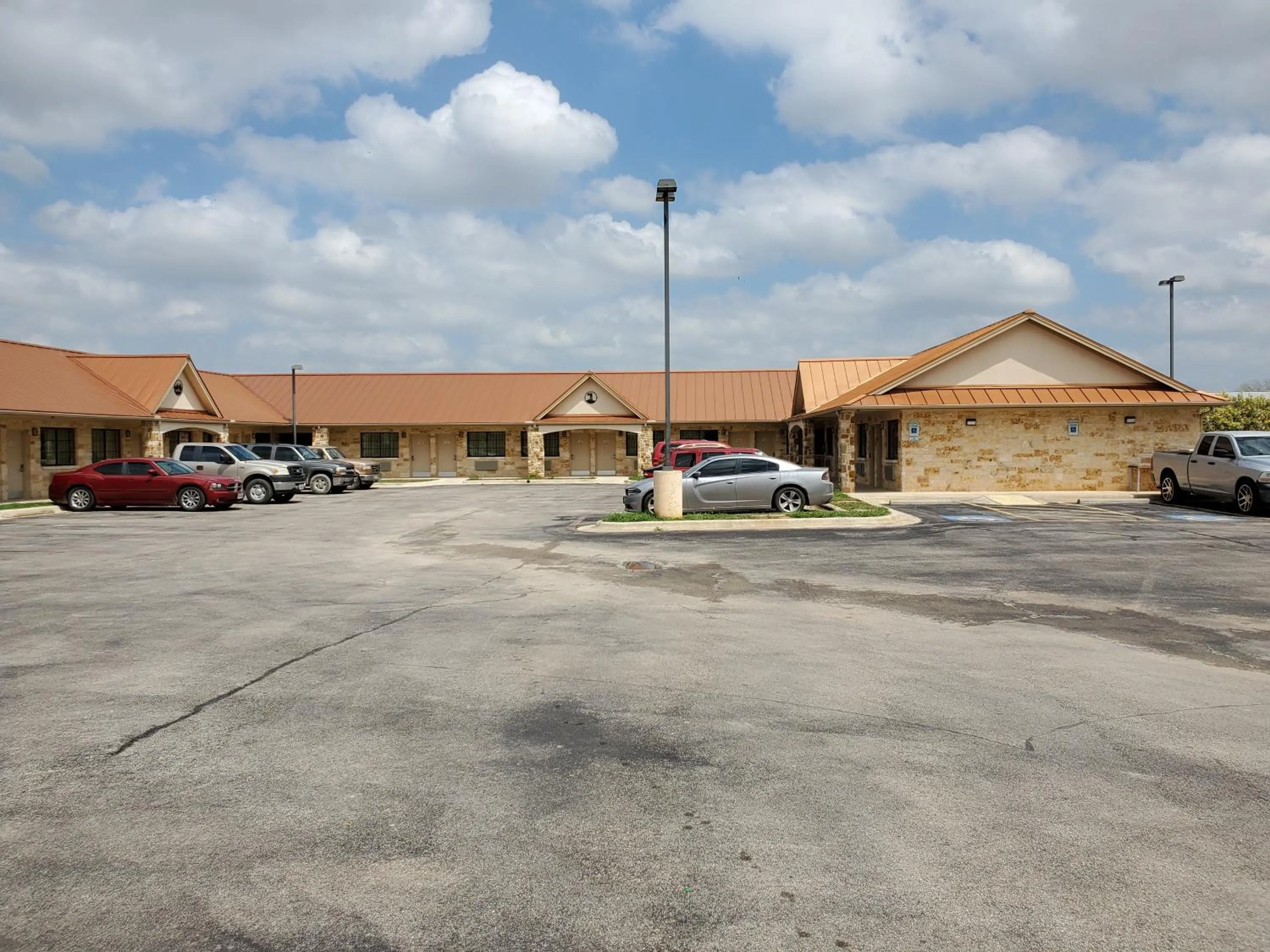 Property building in Eagle Ford Inn