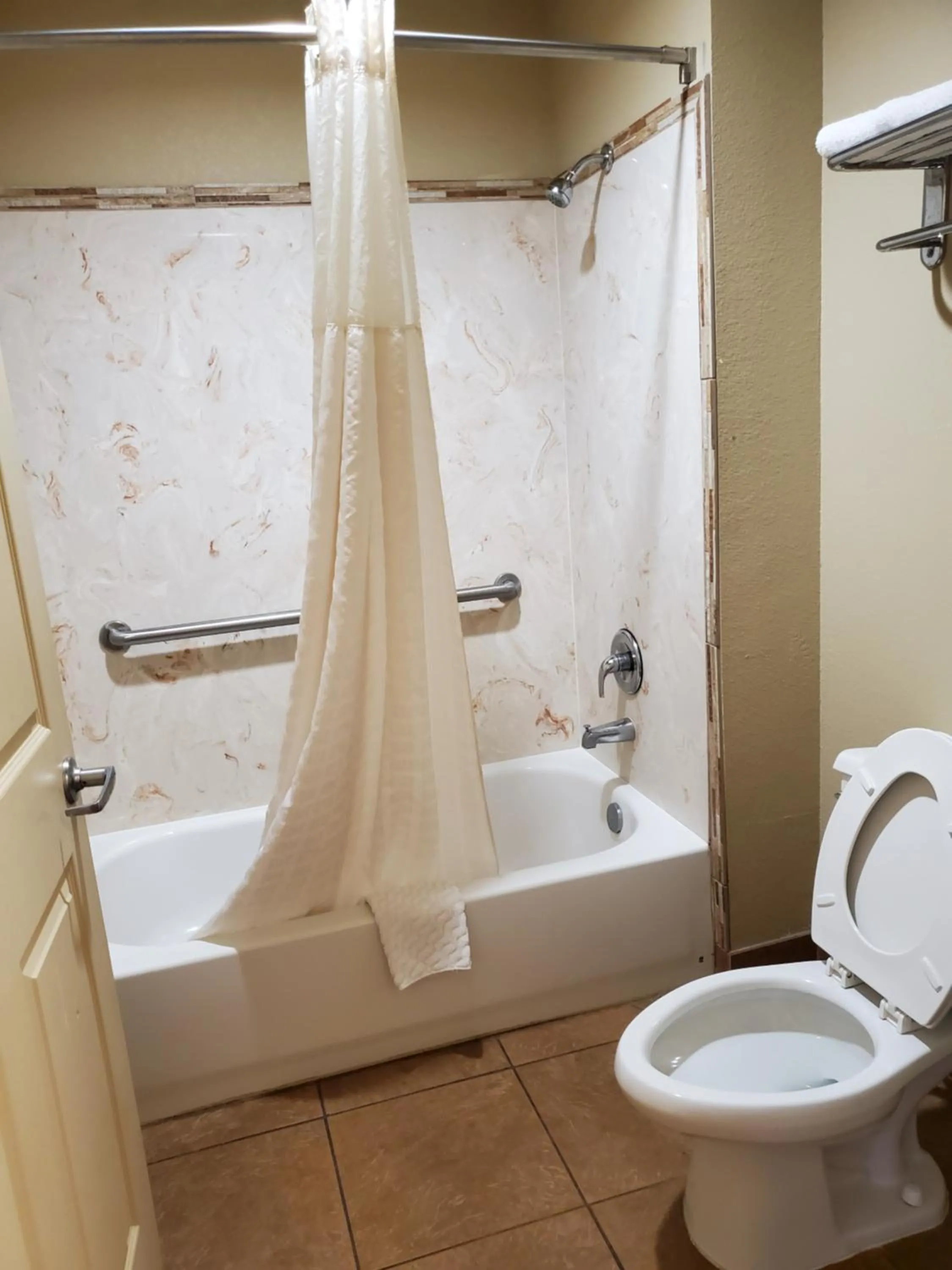 Bathroom in Eagle Ford Inn