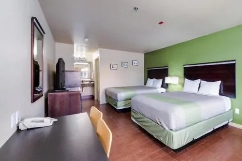 Photo of the whole room, Bed in Eagle Ford Inn