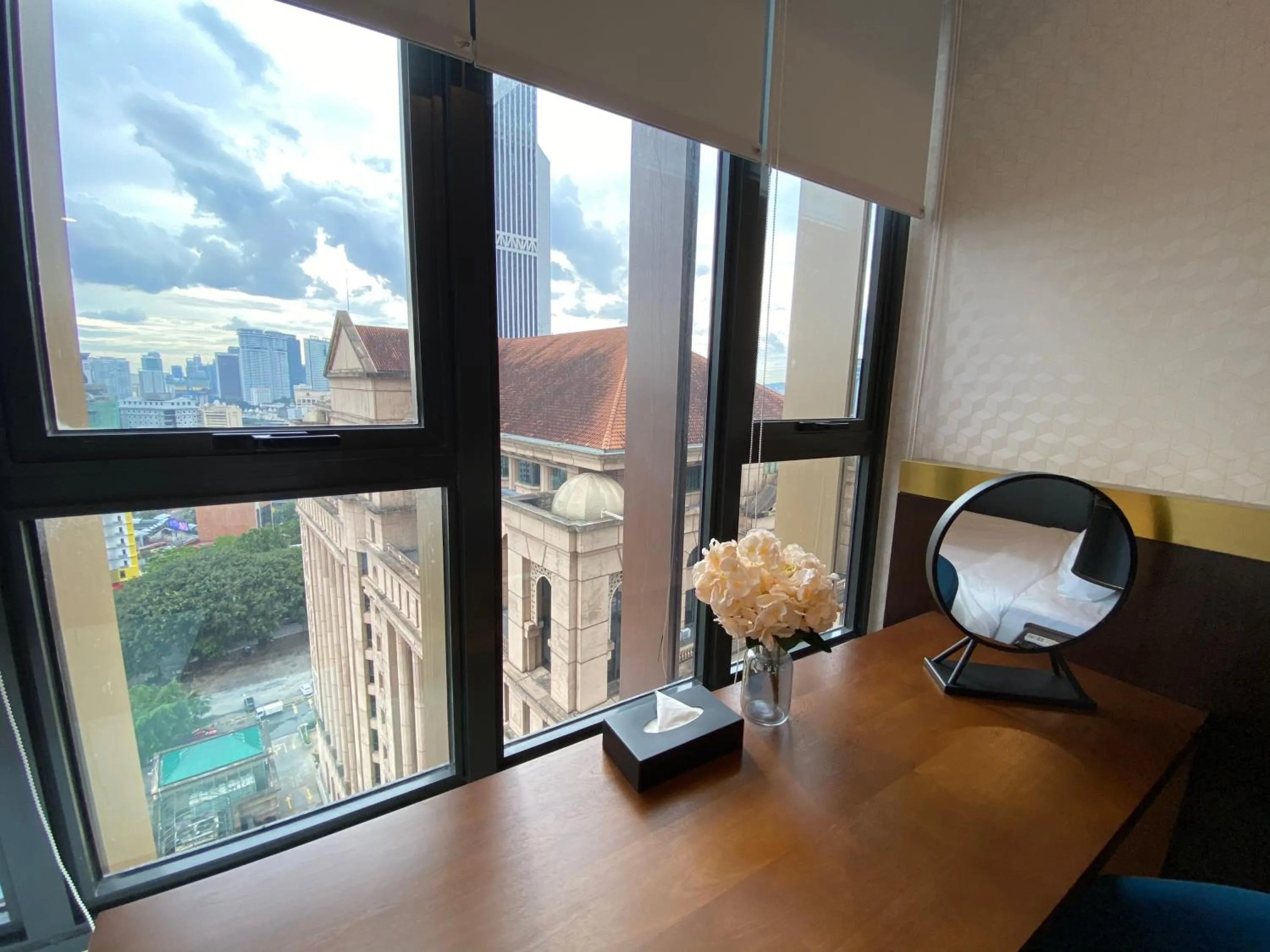 Ceylonz Seasonal Suites