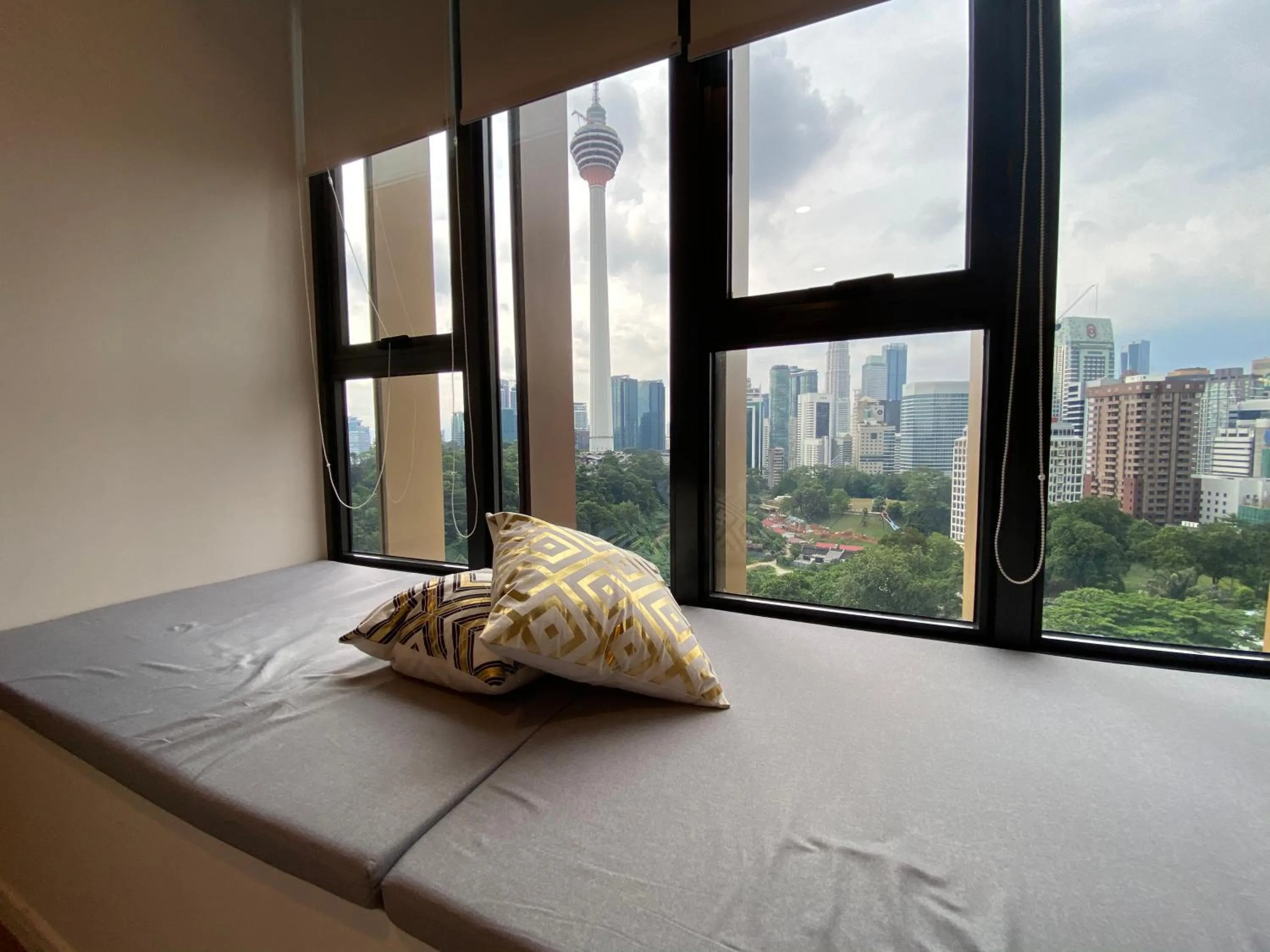 Bed in Ceylonz Seasonal Suites