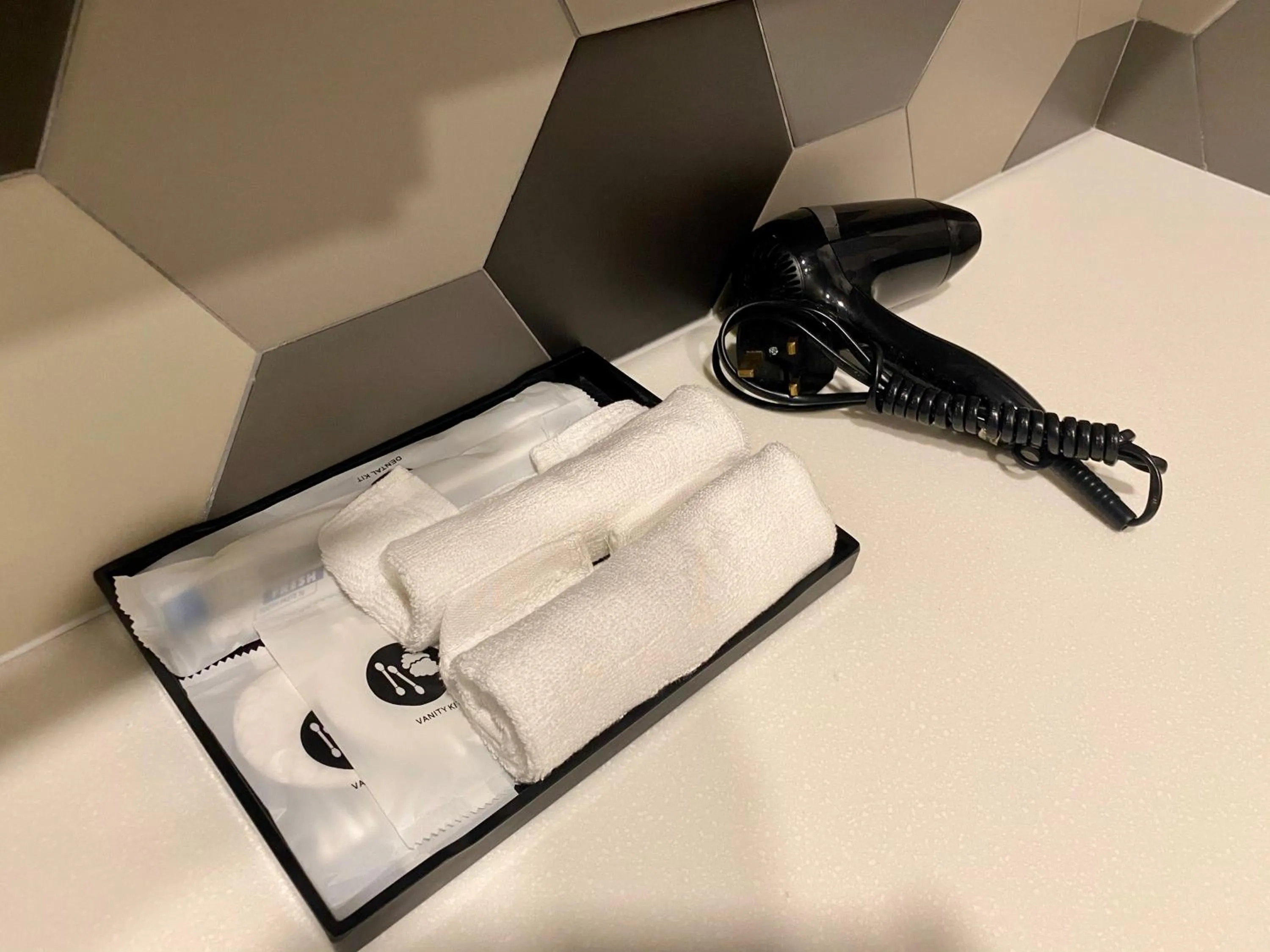 Ceylonz Seasonal Suites