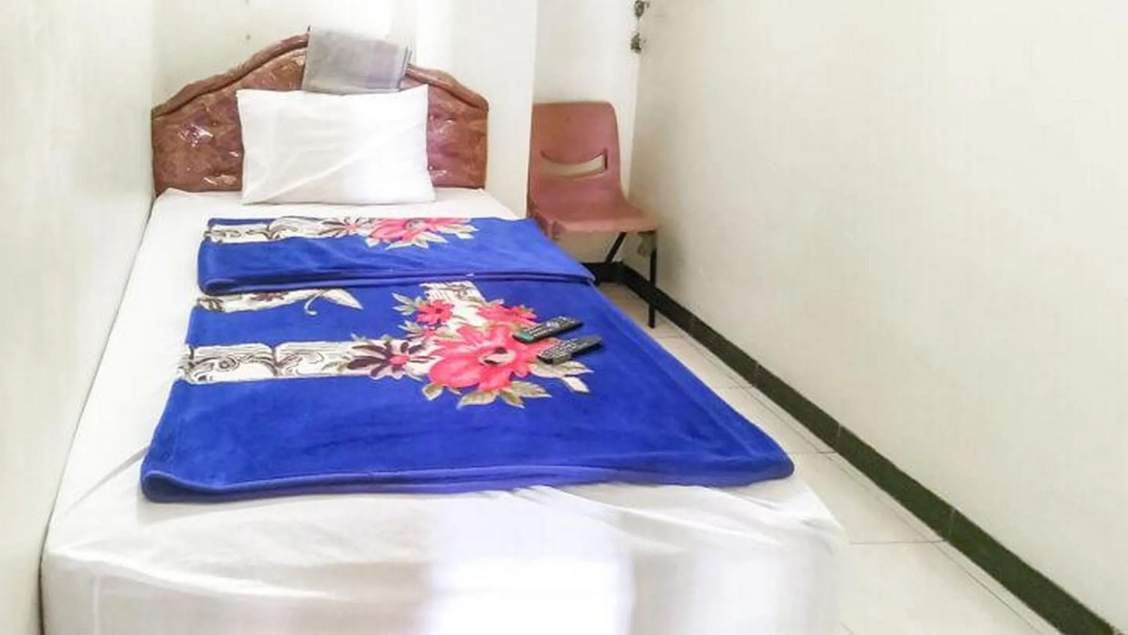 Bedroom, Bed in Villa Al Barokah Syariah Family Mitra RedDoorz near Sarangan Lake