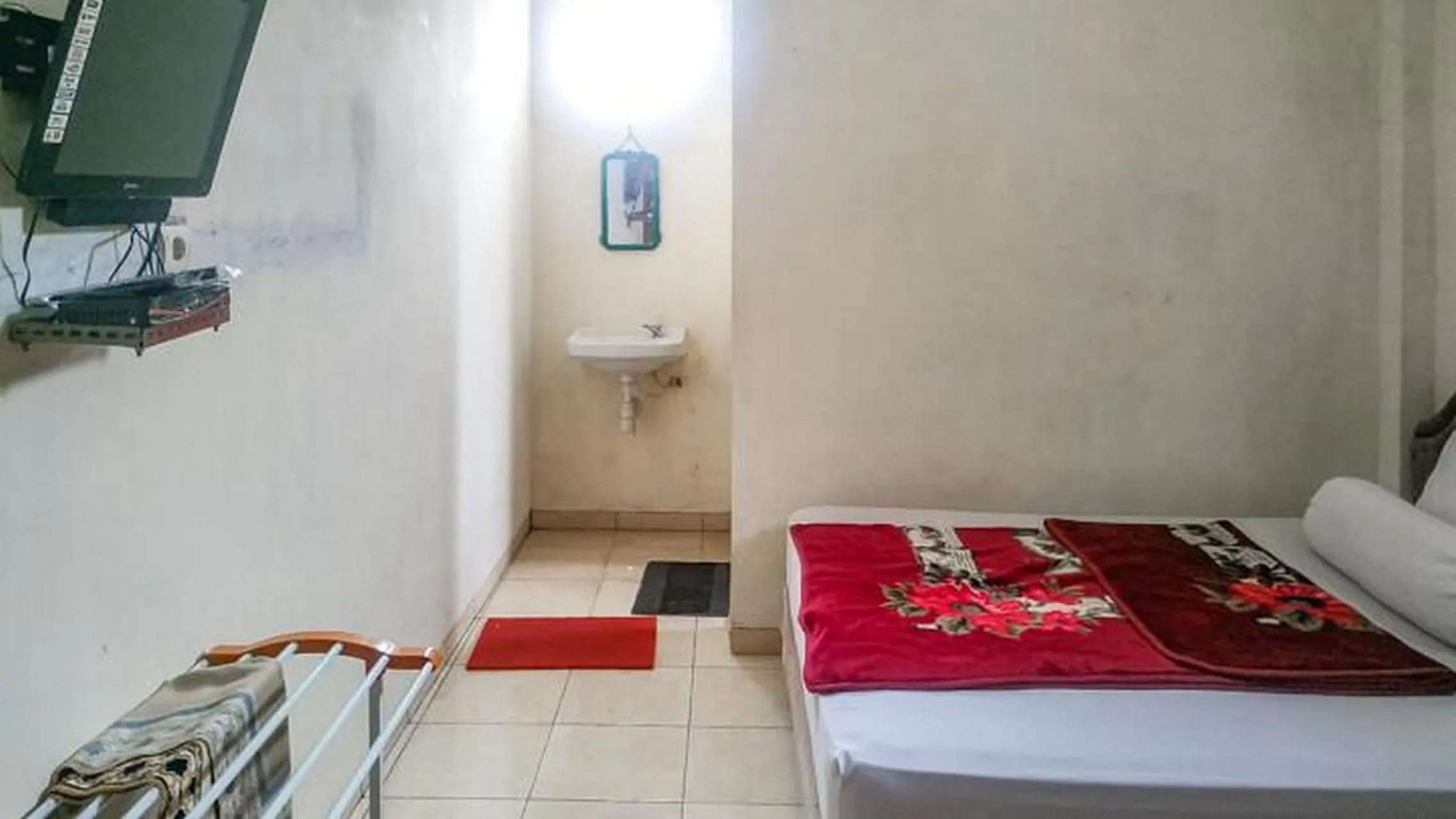 Bedroom, Bed in Villa Al Barokah Syariah Family Mitra RedDoorz near Sarangan Lake