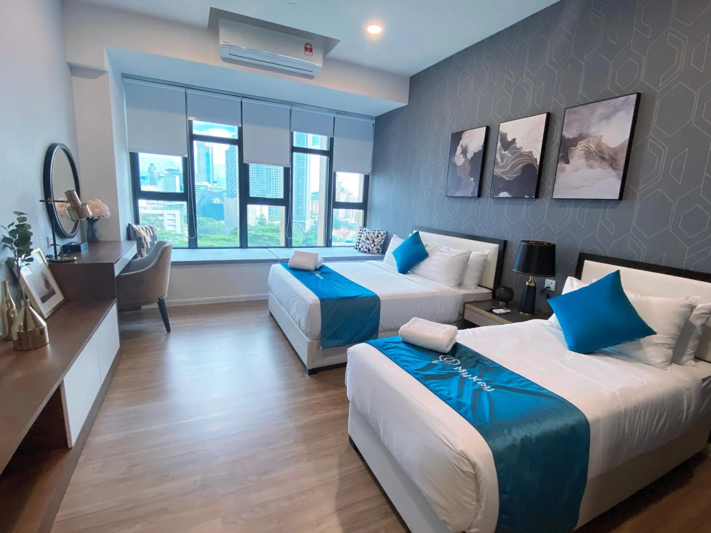Photo of the whole room, Bed in Ceylonz Starlight Suites Bukit Bintang