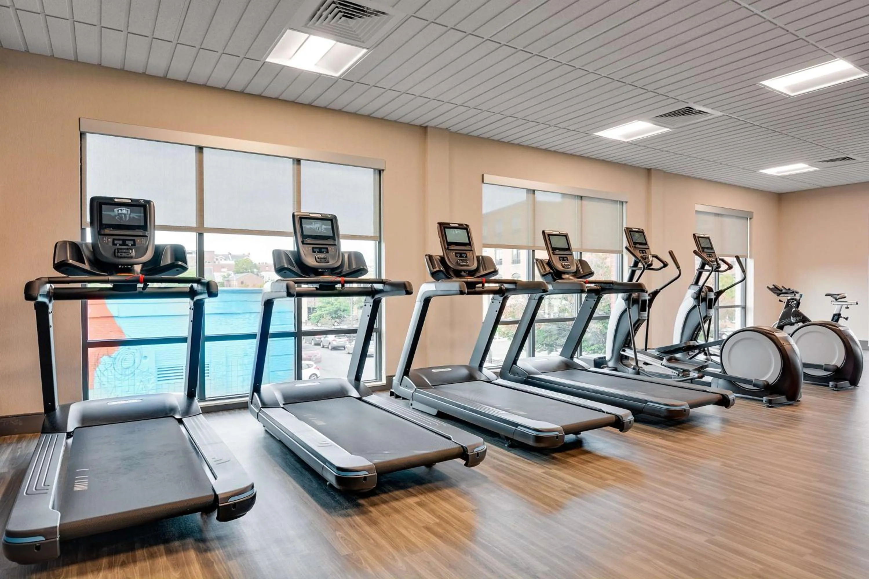 Fitness centre/facilities in Hampton Inn Salem, Ma