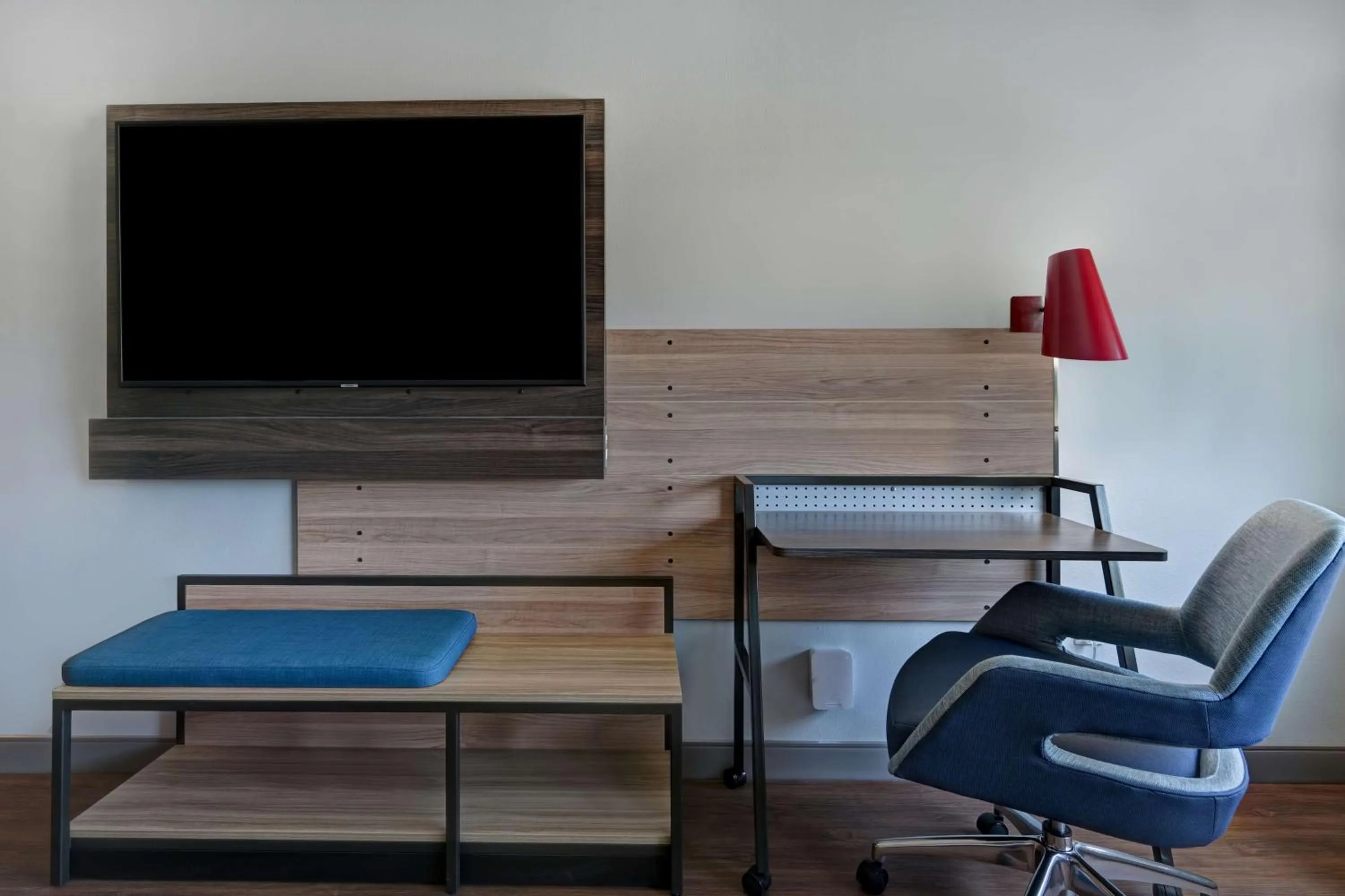 Bedroom in Tru By Hilton Mooresville