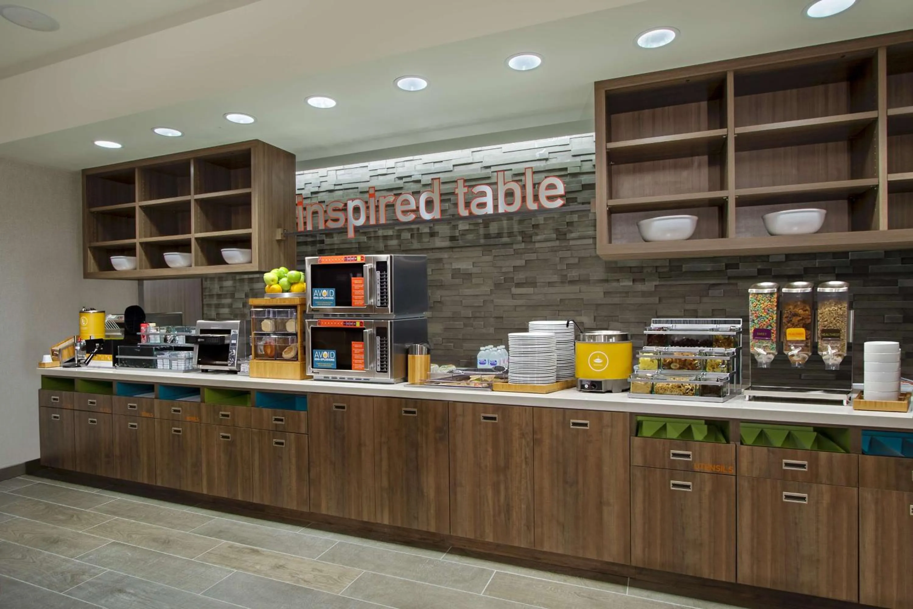 Breakfast in Home2 Suites By Hilton Grove City Columbus