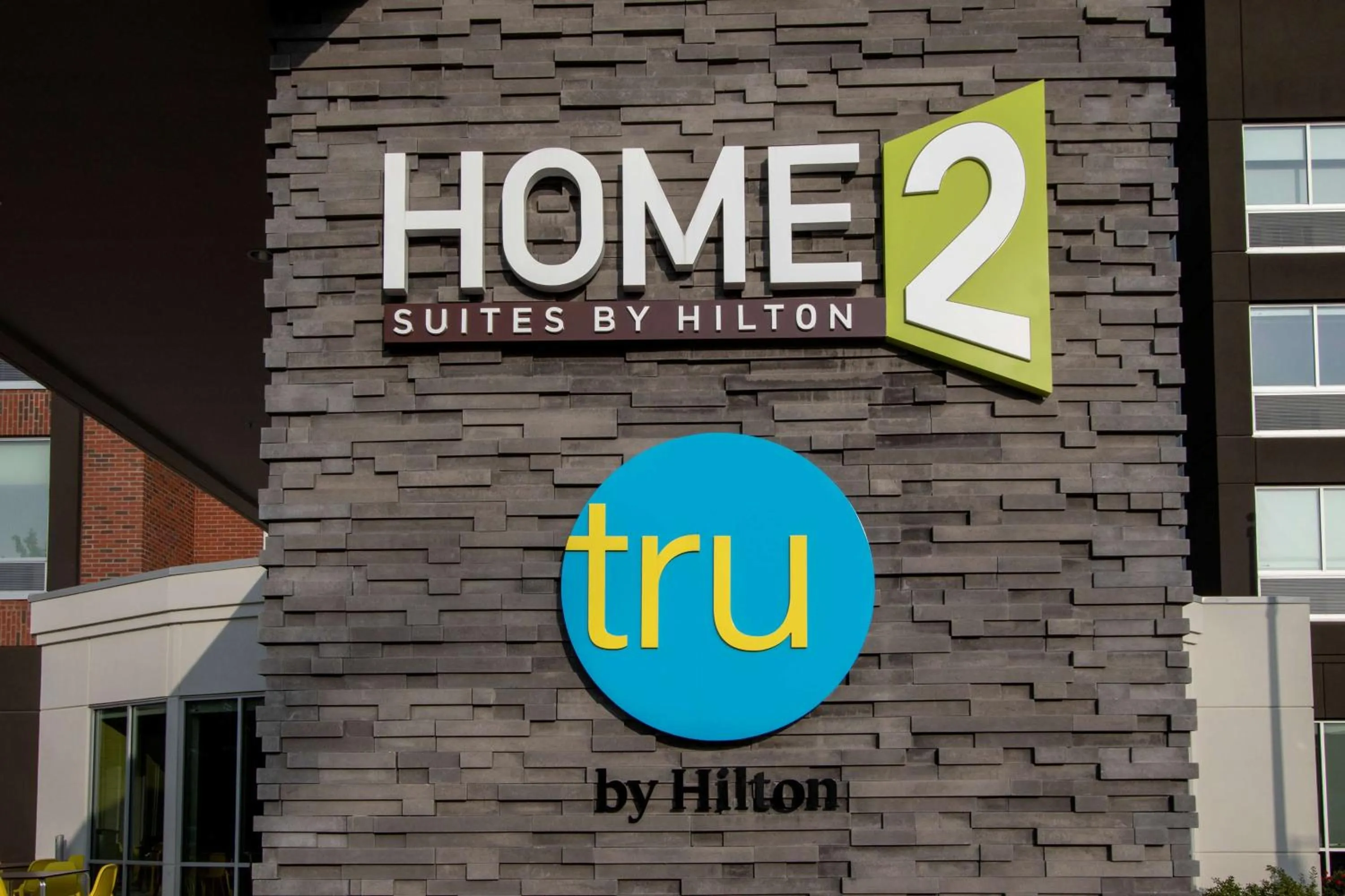 Property building in Home2 Suites By Hilton Grove City Columbus