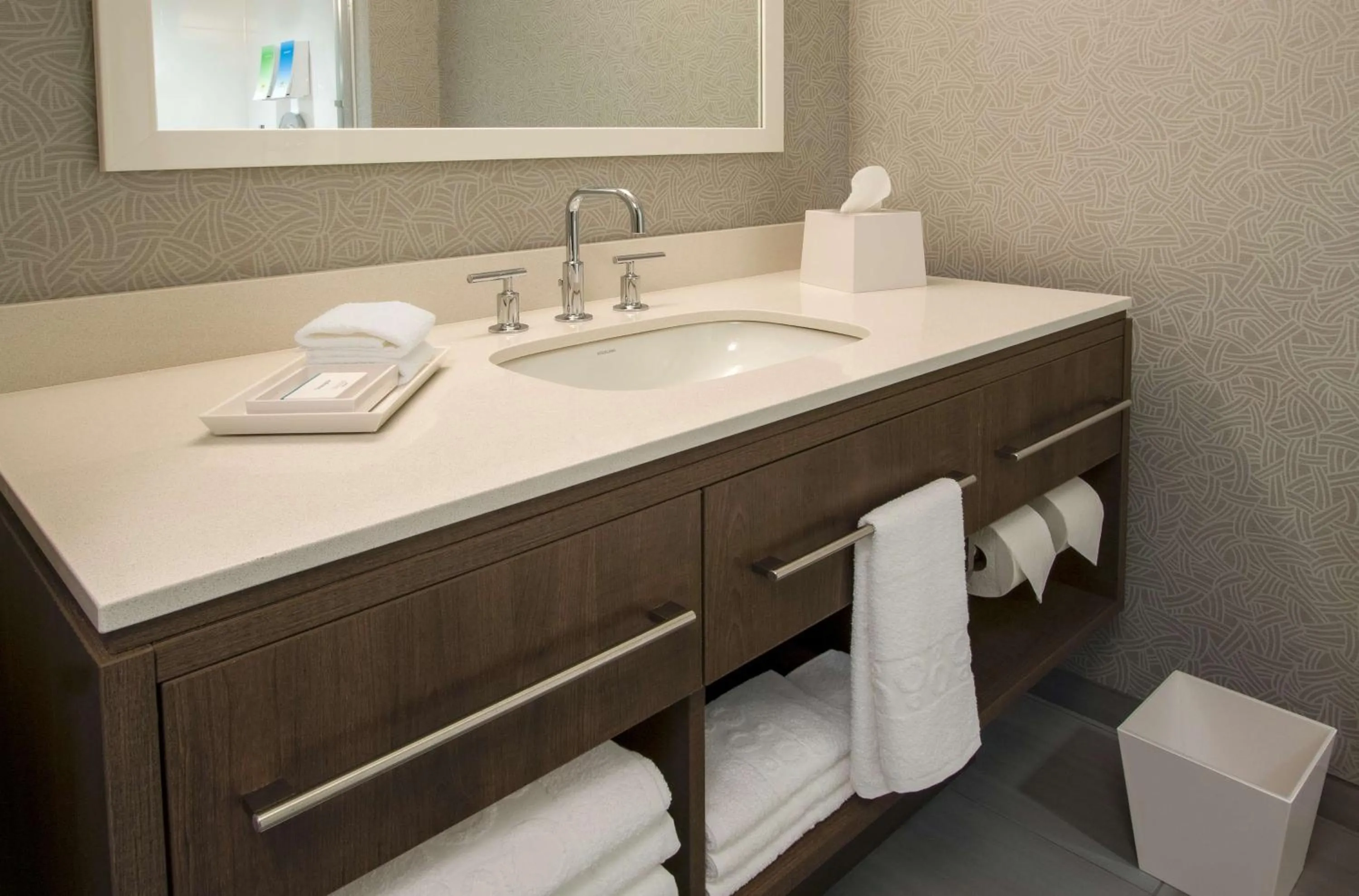 Bathroom in Home2 Suites By Hilton Grove City Columbus