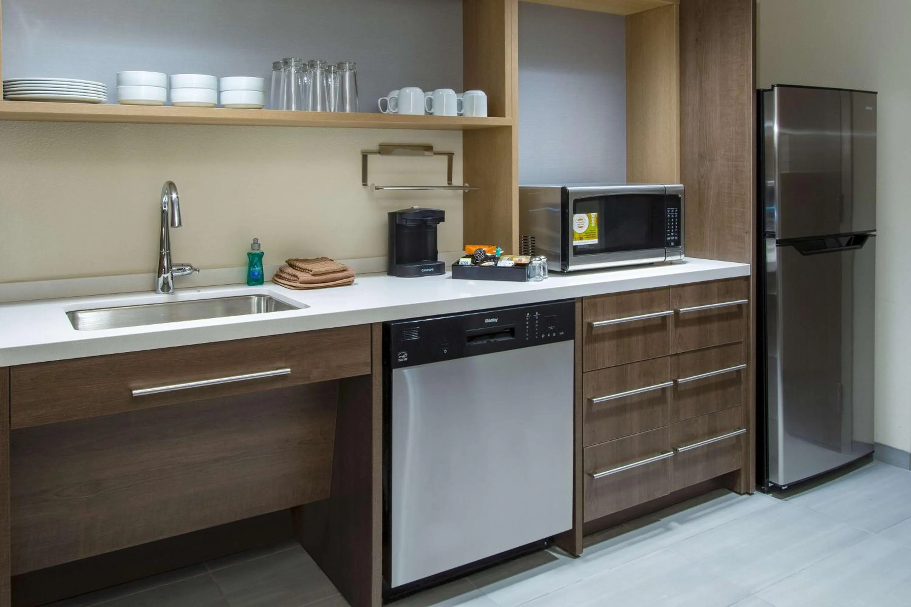 Kitchen or kitchenette in Home2 Suites By Hilton Grove City Columbus