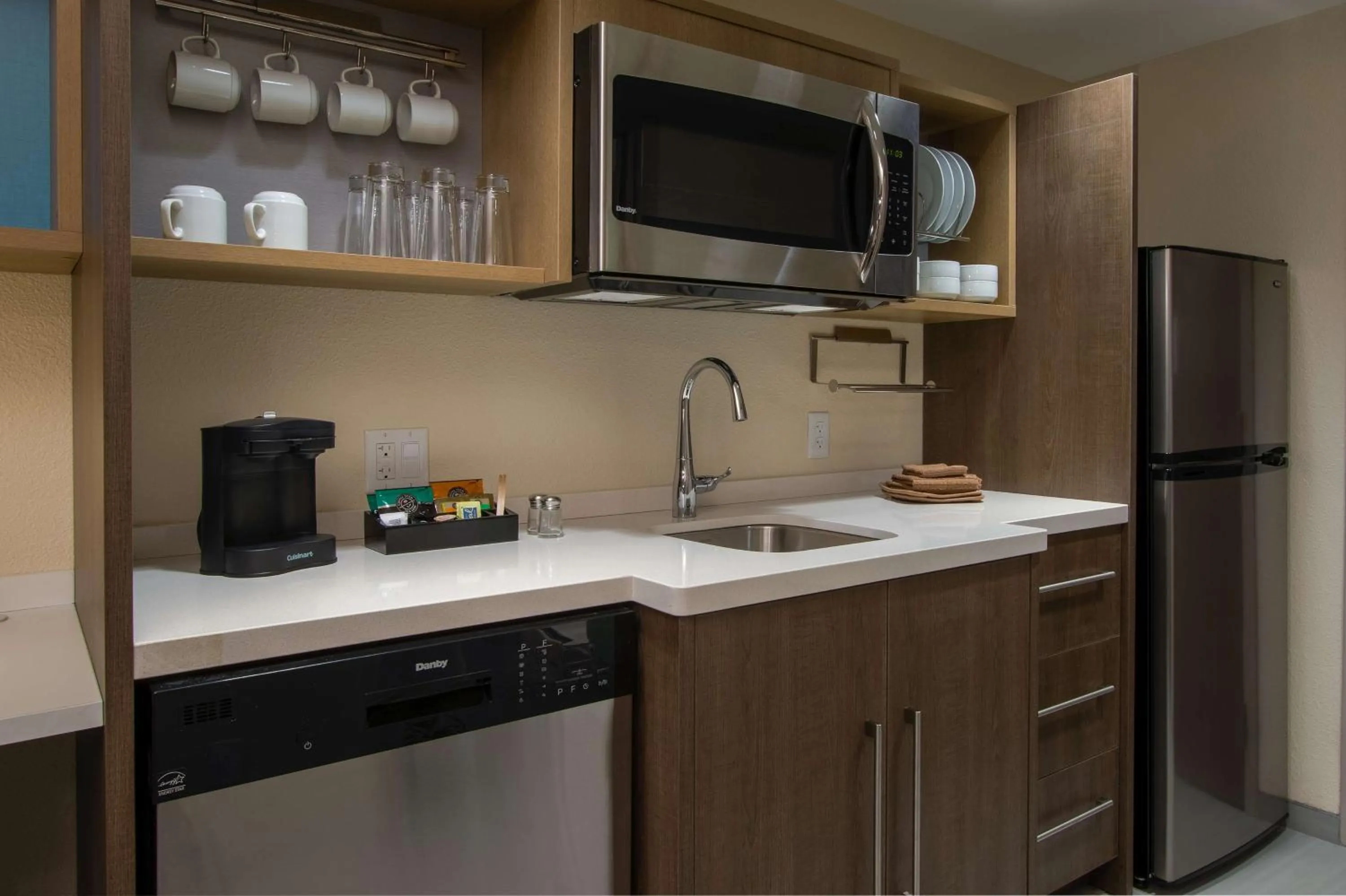 Kitchen or kitchenette in Home2 Suites By Hilton Grove City Columbus