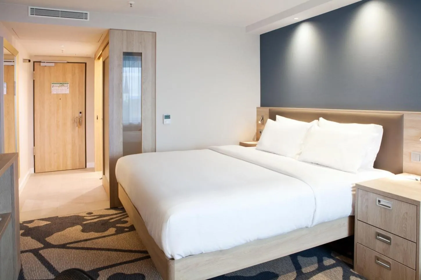 Bedroom, Bed in Hampton By Hilton Munich City Center East