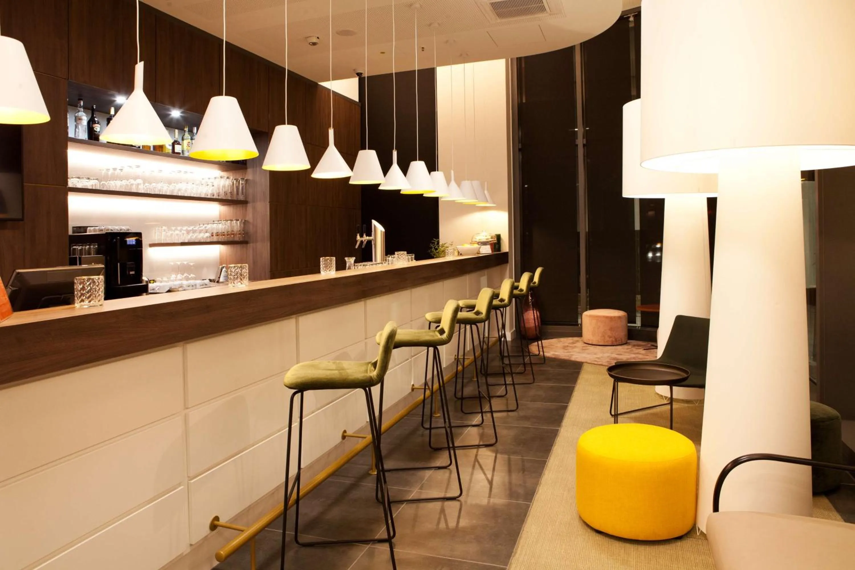 Lounge or bar in Hampton By Hilton Munich City Center East