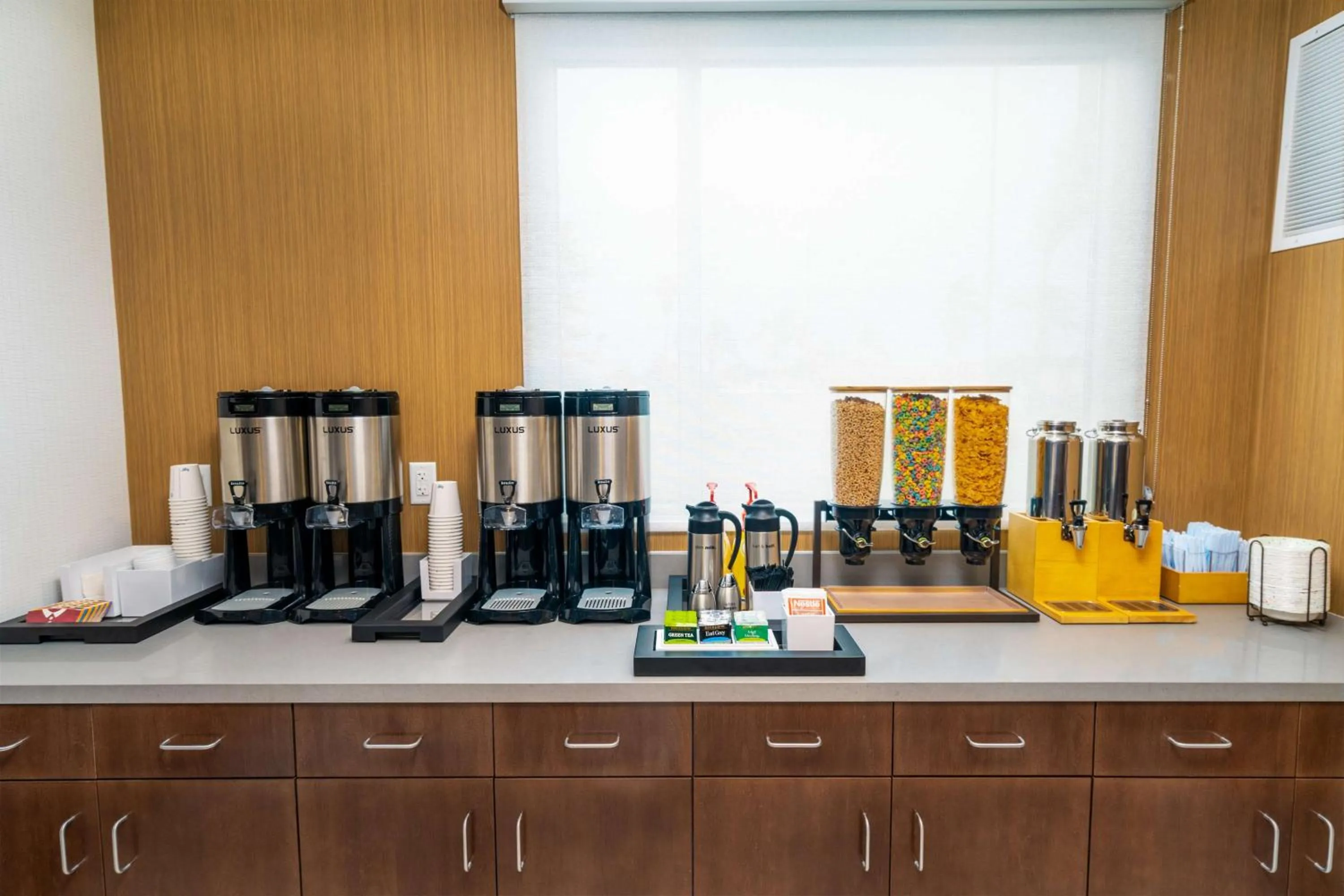 Breakfast in Hampton Inn & Suites Imperial Beach San Diego, Ca