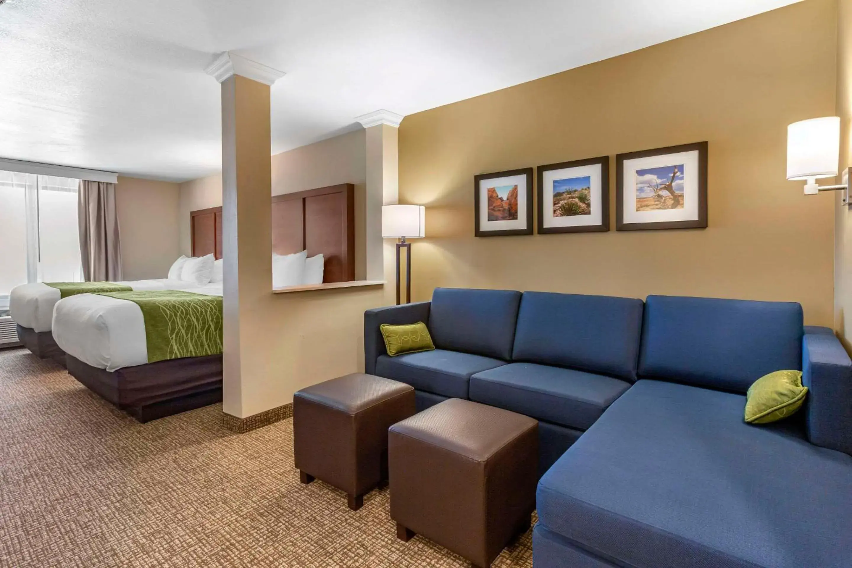 Suite with Two Queen Beds - Mobility and Hearing Accessible/Non-Smoking in Comfort Suites Albuquerque Airport Suite with Two Queen Beds - Mobility and Hearing Accessible/Non-Smoking in Comfort Suites Albuquerque Airport