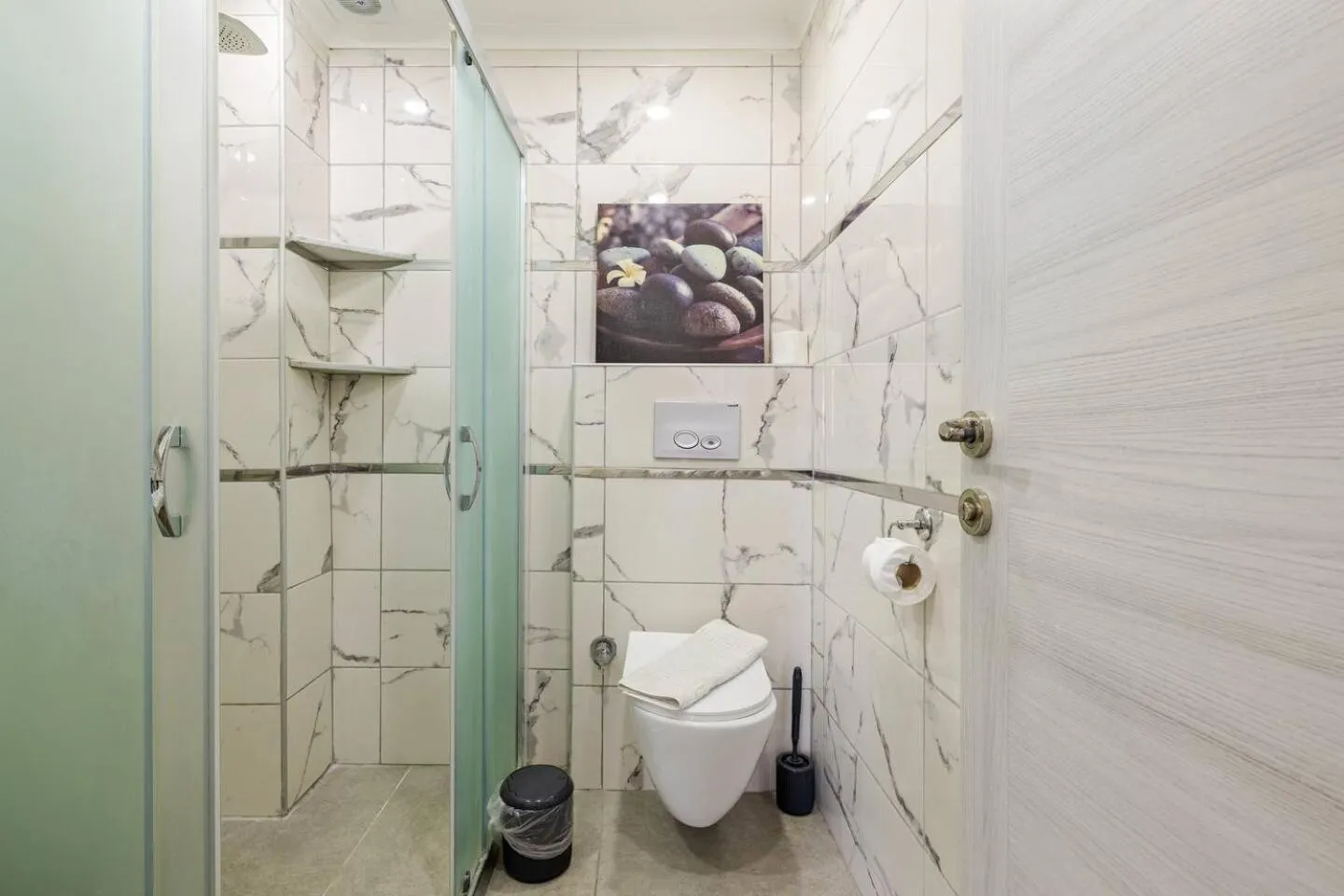 Shower in Nehir Apart Hotel