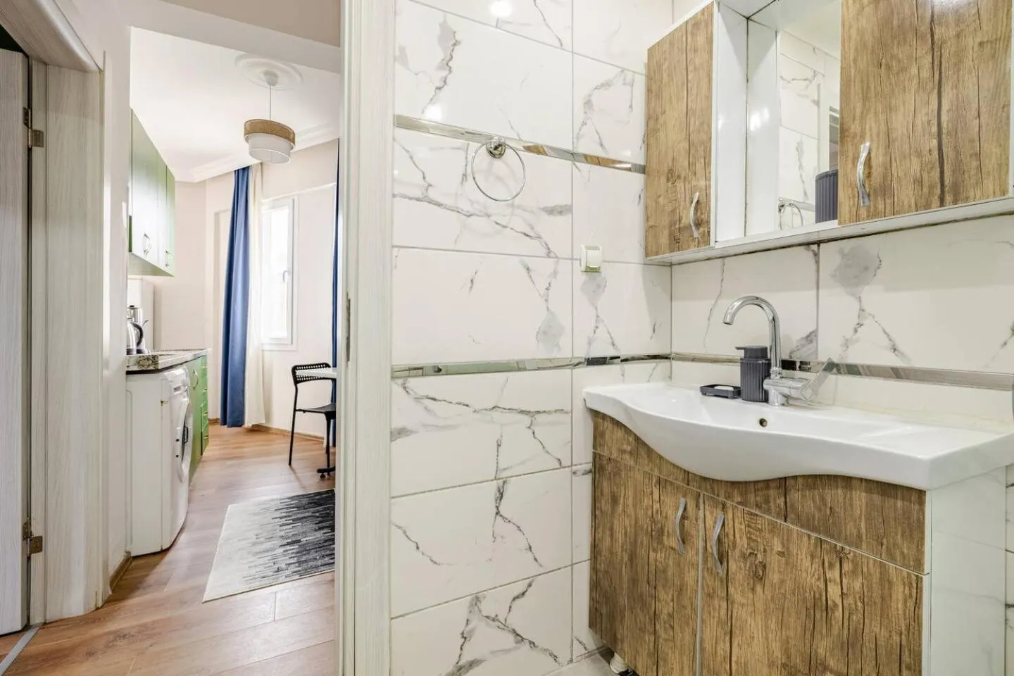 Shower in Nehir Apart Hotel