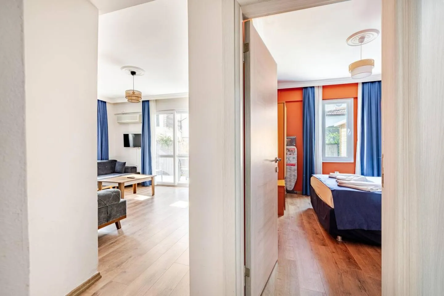 Living room, Bed in Nehir Apart Hotel