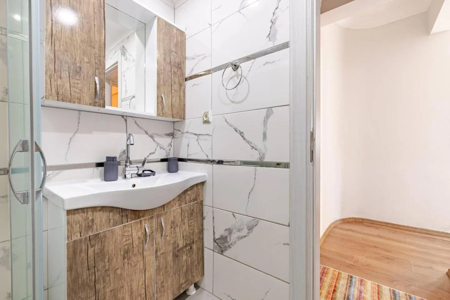 Shower in Nehir Apart Hotel