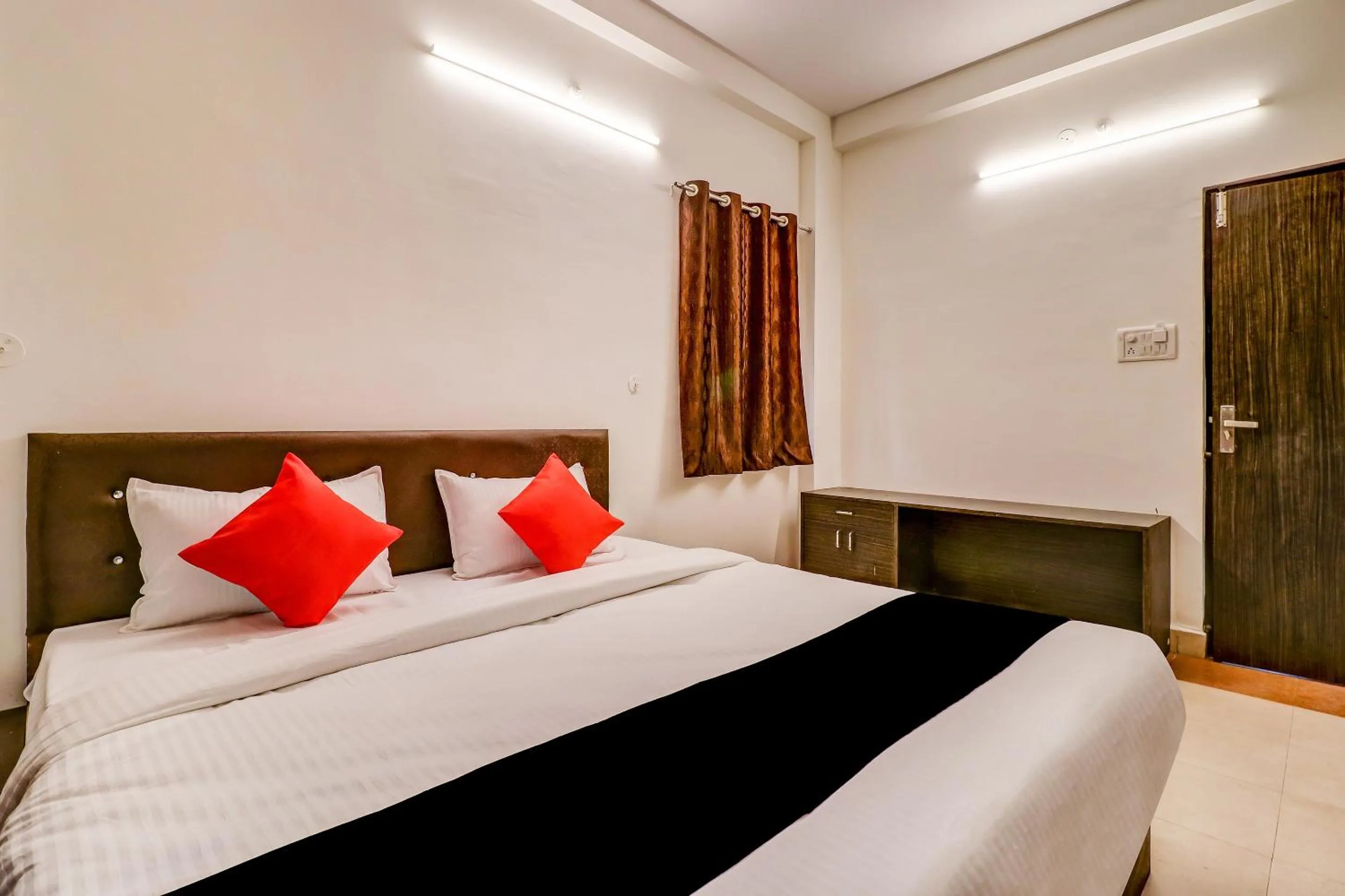 Bedroom, Bed in Hotel O CROWN PACIFIC