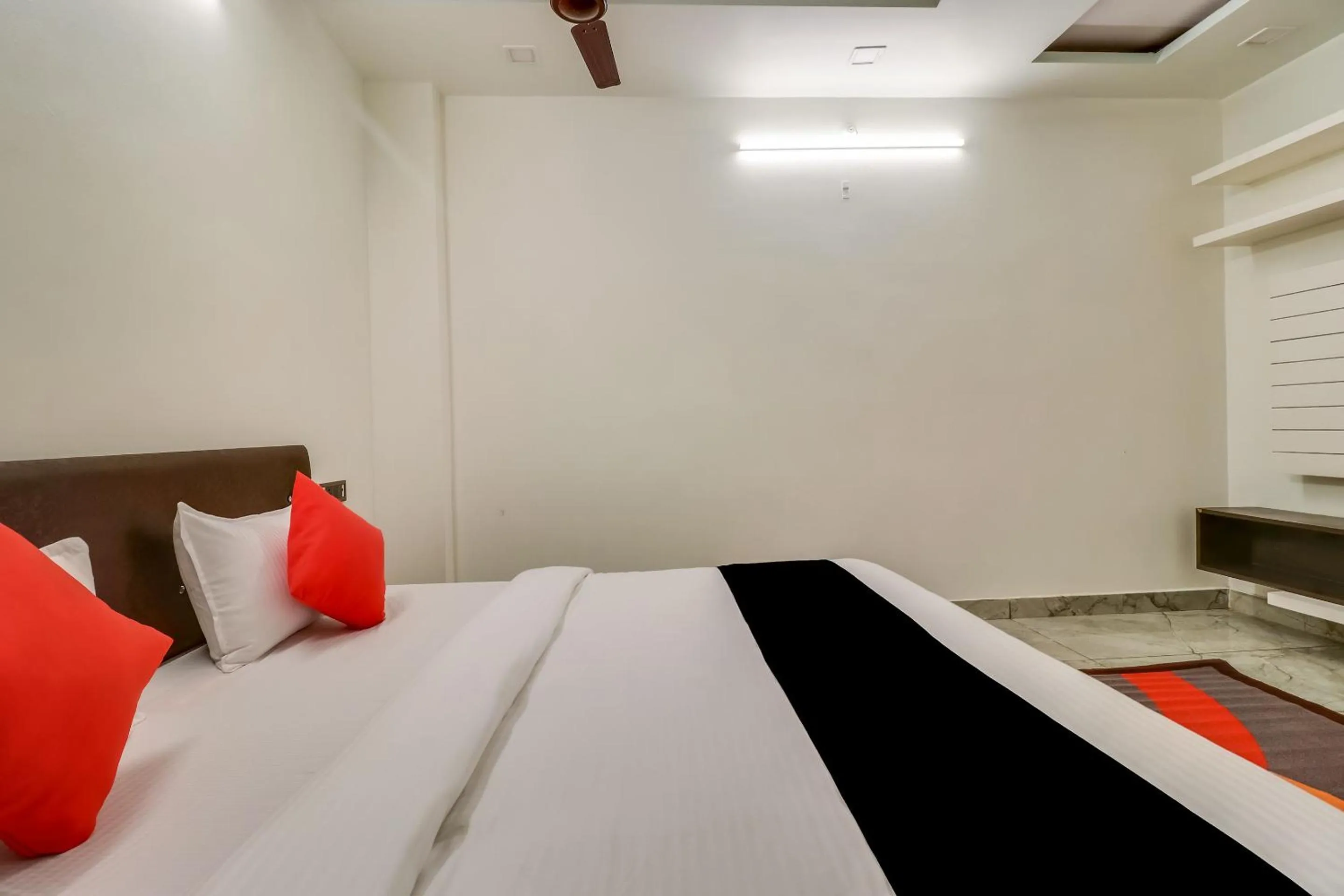 Bedroom, Bed in Hotel O CROWN PACIFIC