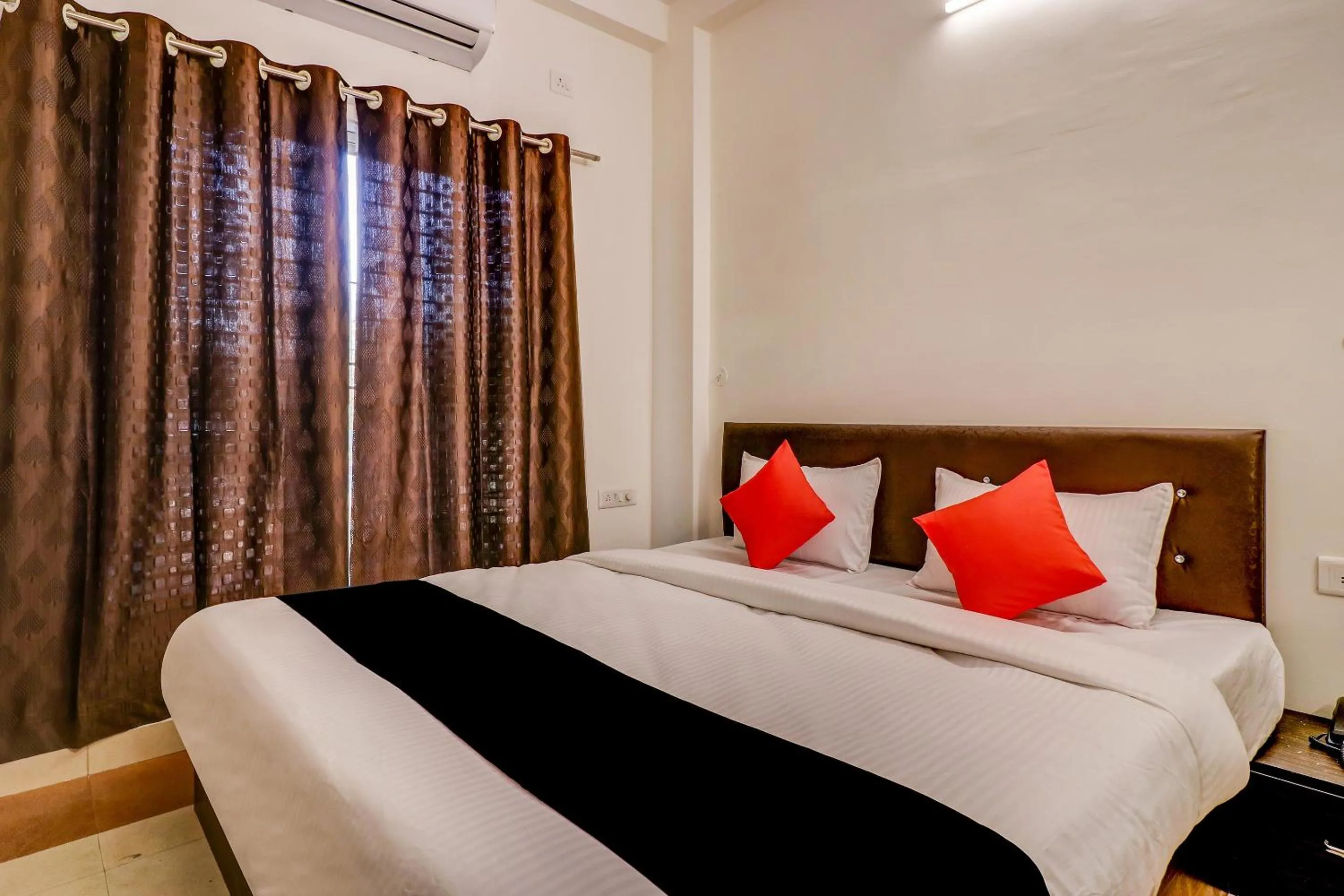 Bedroom, Bed in Hotel O CROWN PACIFIC