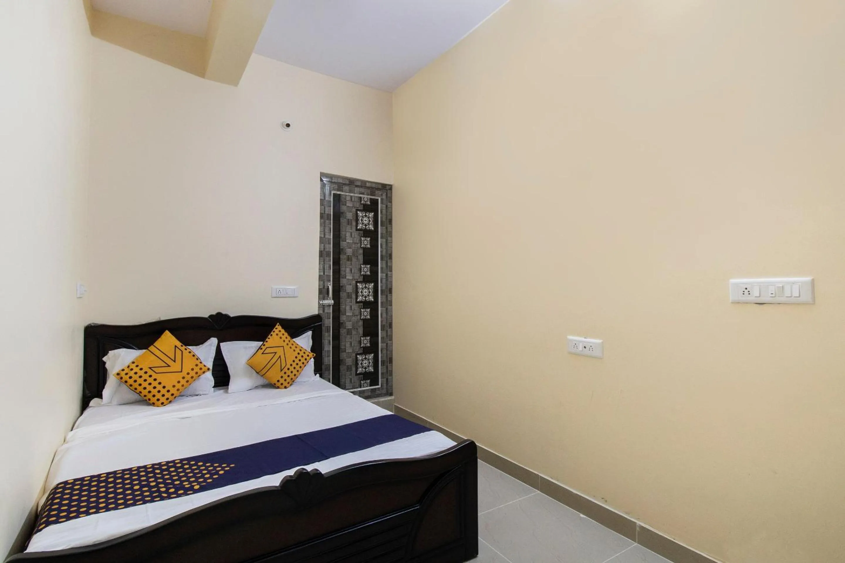 Bedroom, Bed in Hotel O SSR Lodging And Boarding