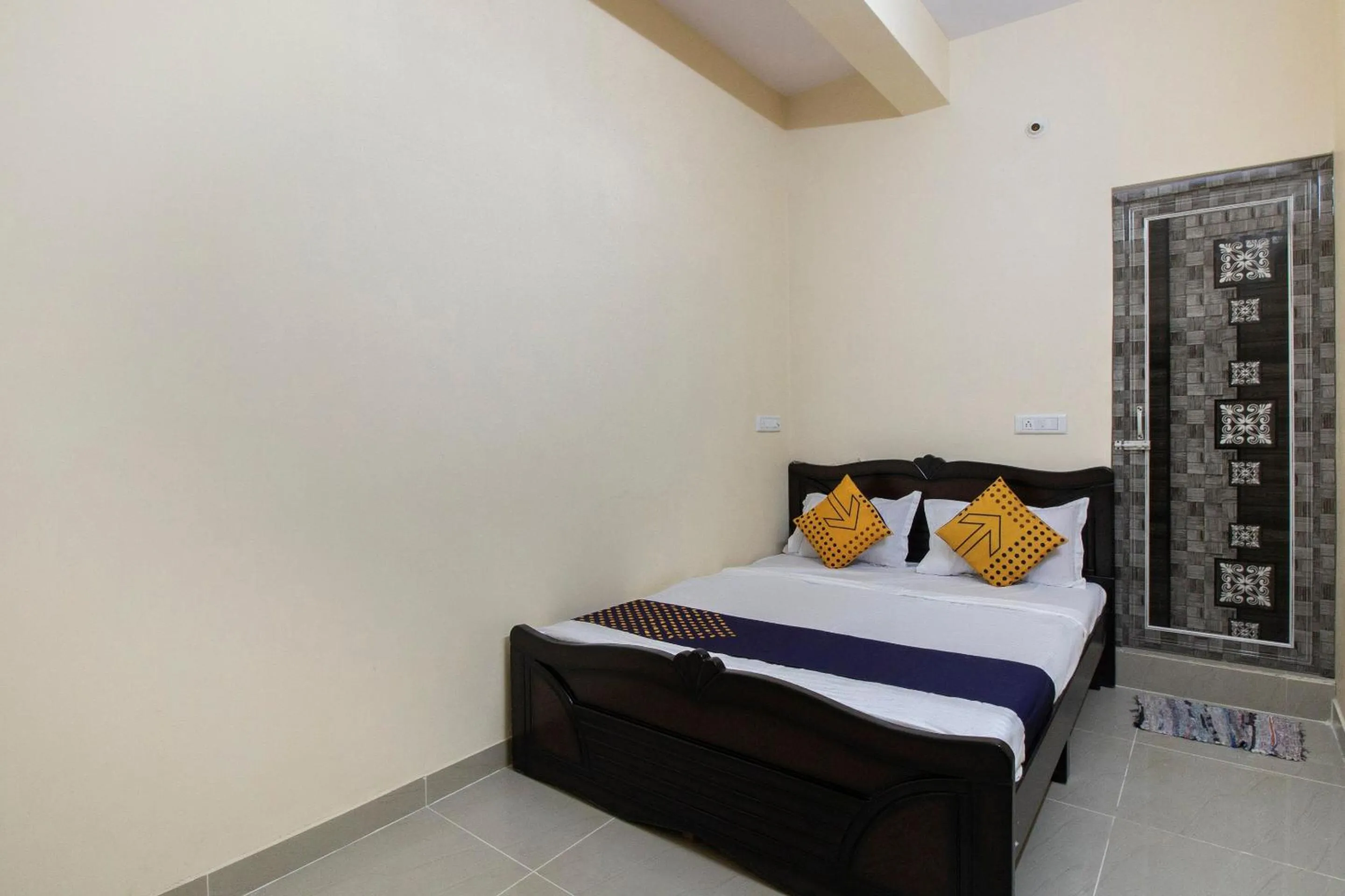 Bedroom, Bed in Hotel O SSR Lodging And Boarding