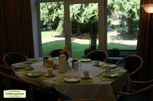Restaurant/places to eat in Gästehaus Schlossgarten