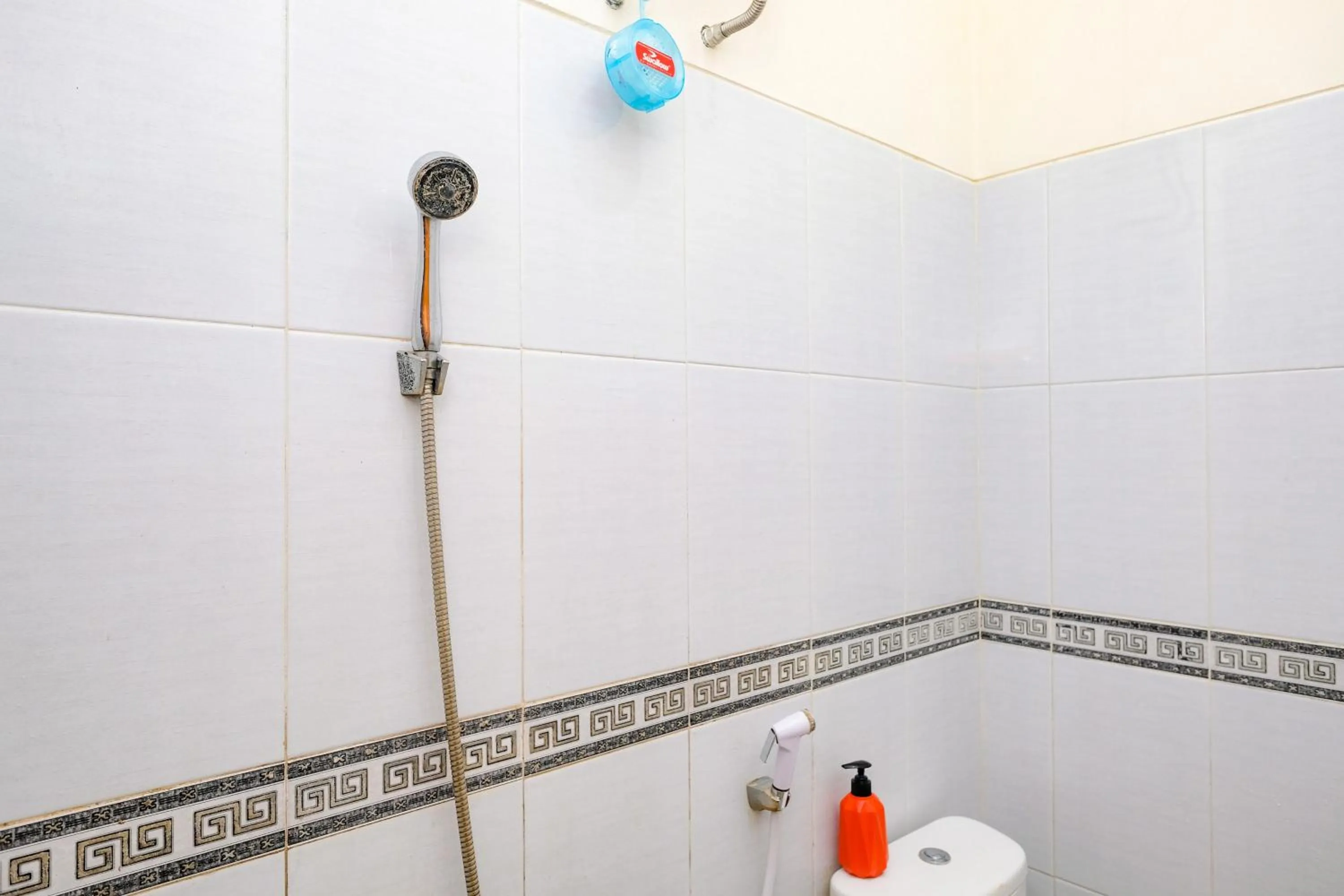 Bathroom in RedDoorz Syariah near Alun Alun Kebumen