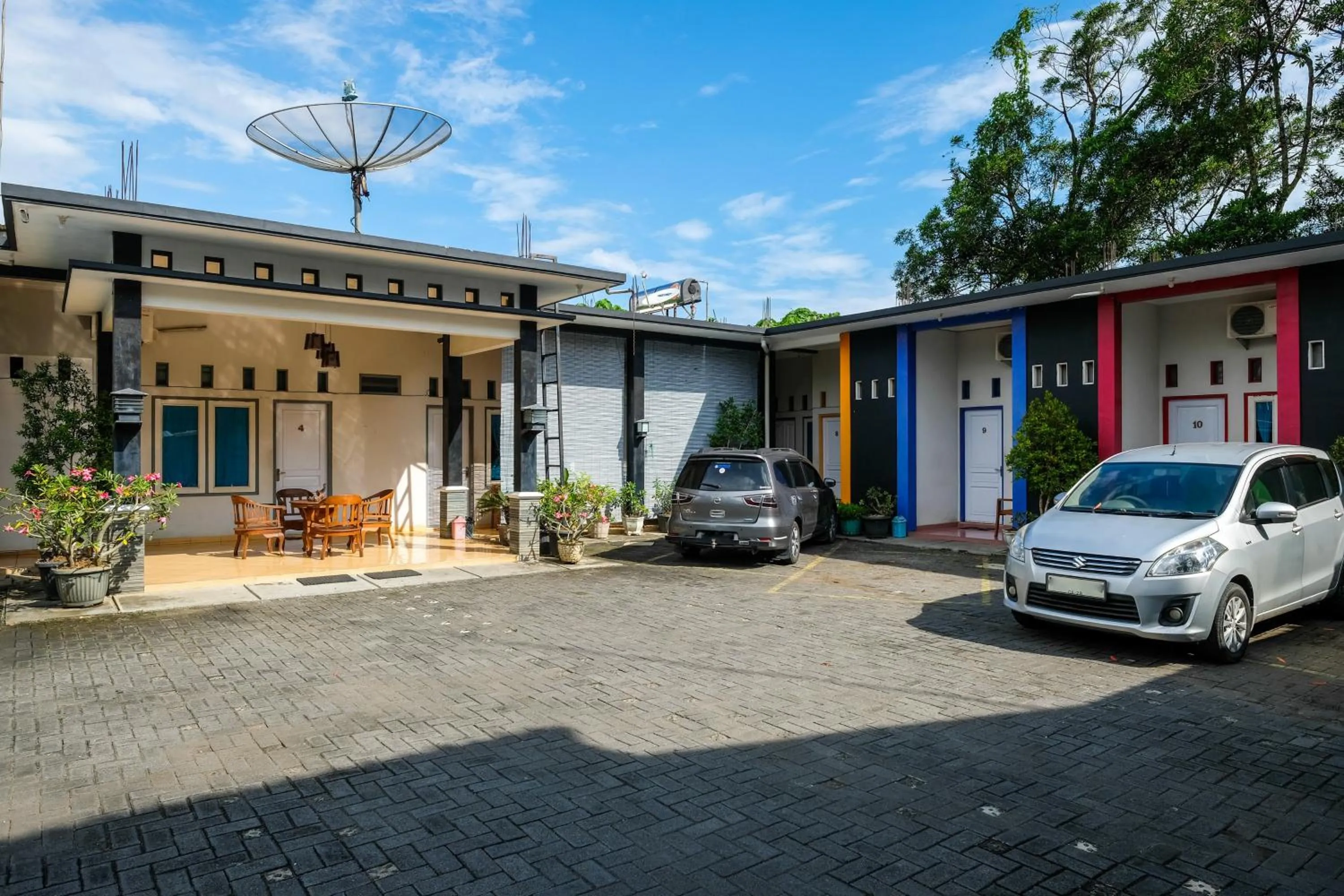 Property building in RedDoorz Syariah near Alun Alun Kebumen