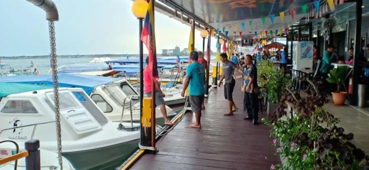 People in Sipadan Inn 2