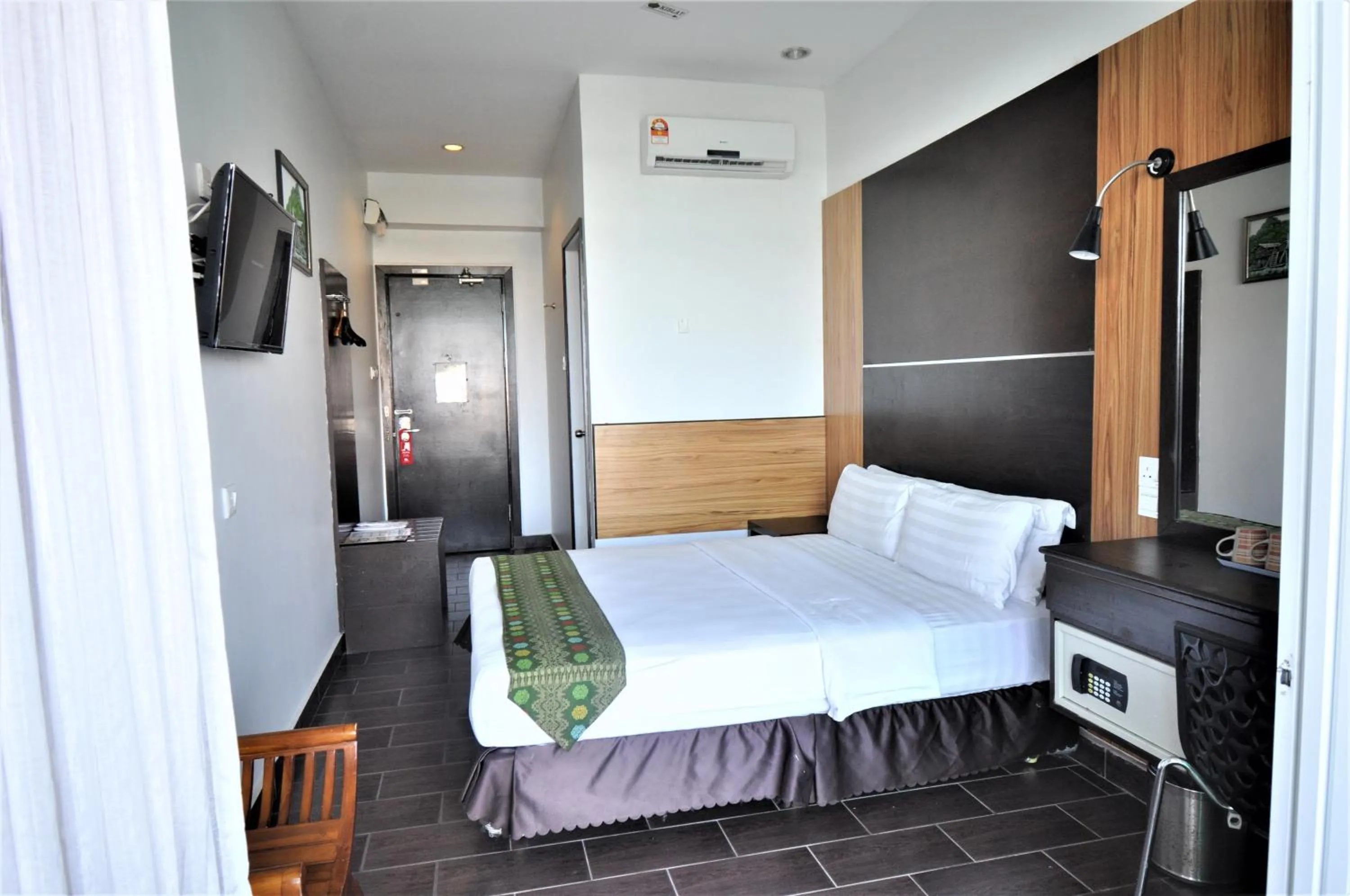 Queen Room with Sea View in Sipadan Inn 2