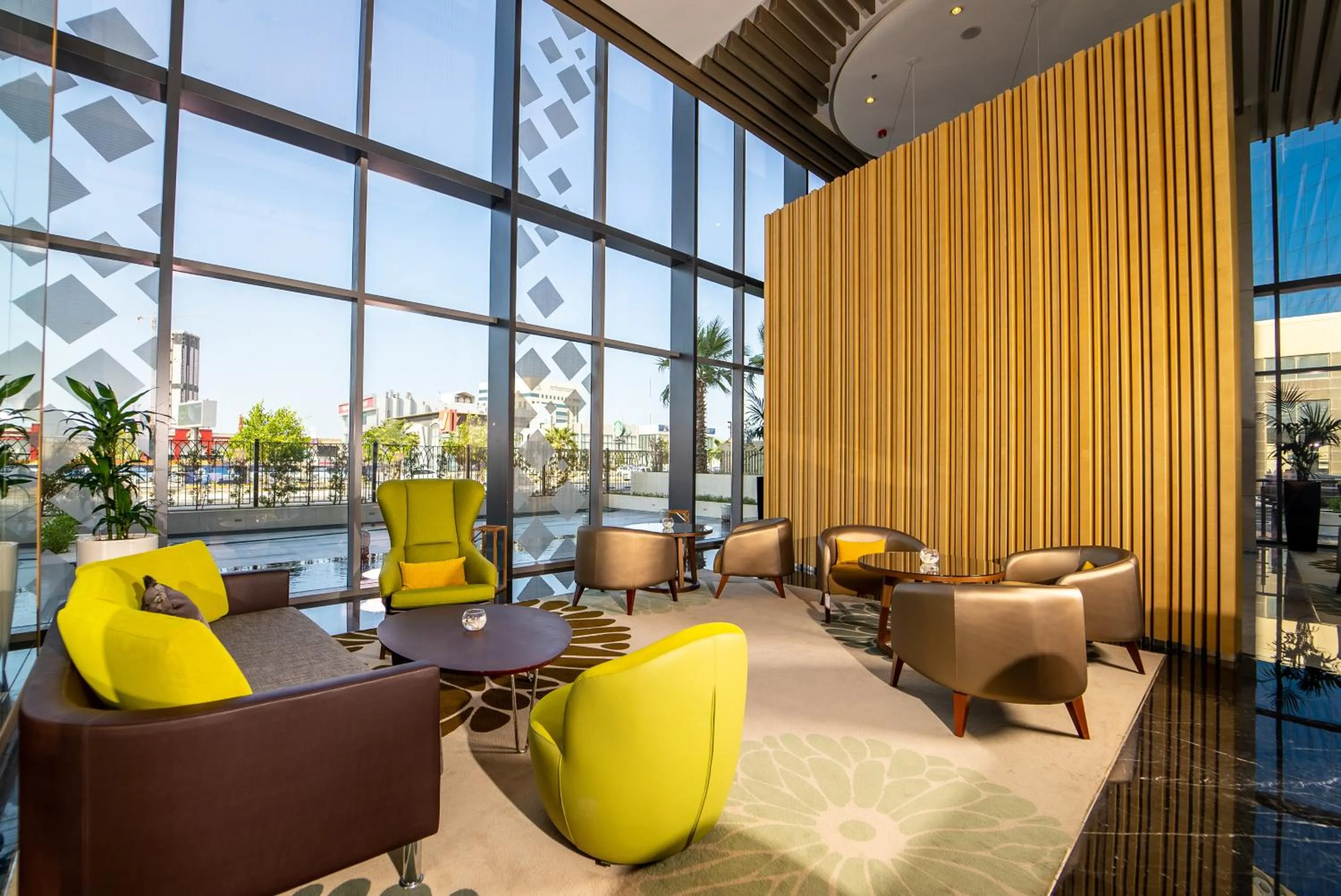 Restaurant/places to eat in Dana Rayhaan by Rotana