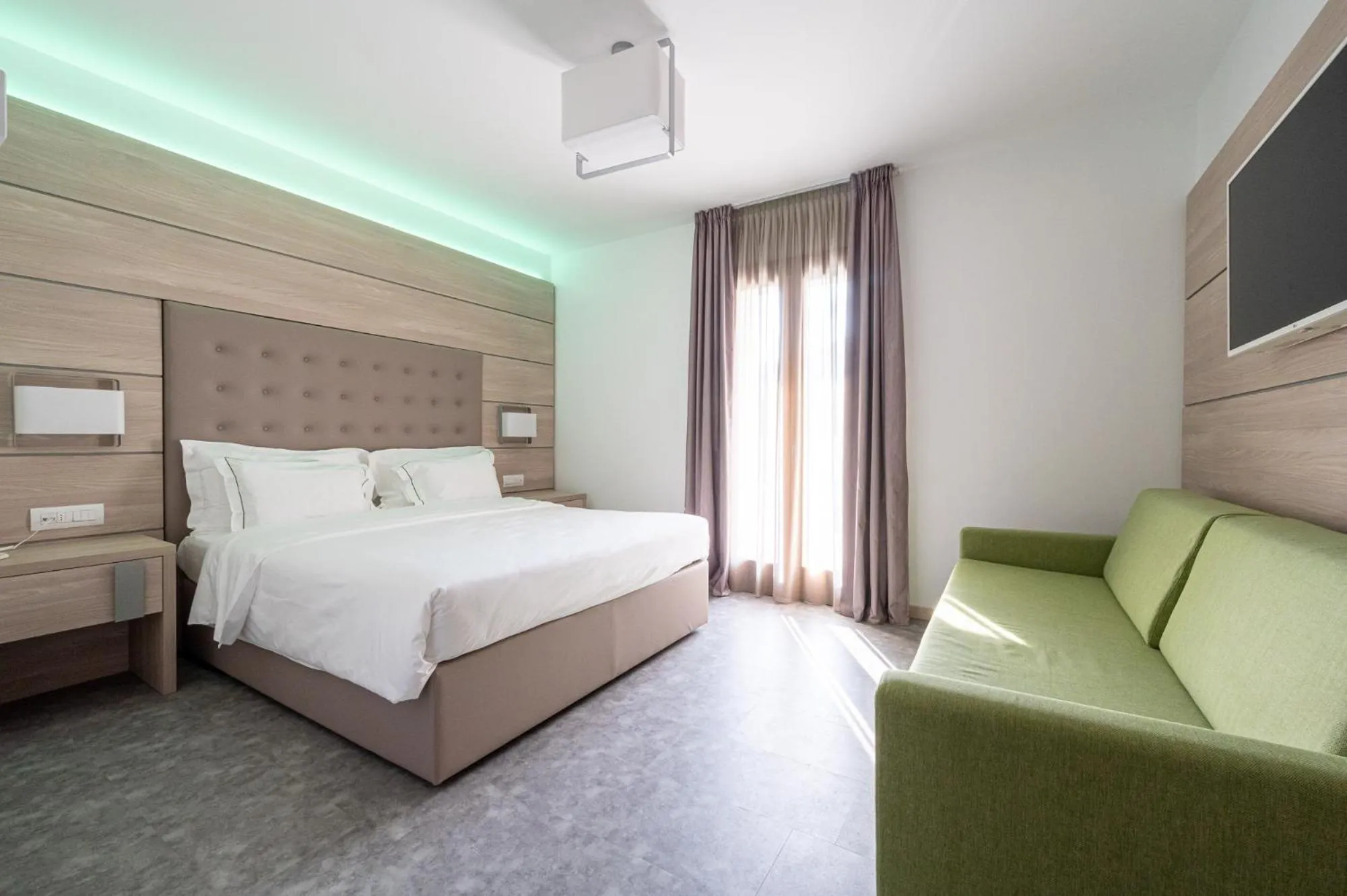 Bedroom, Bed in HOTEL TRILAGO