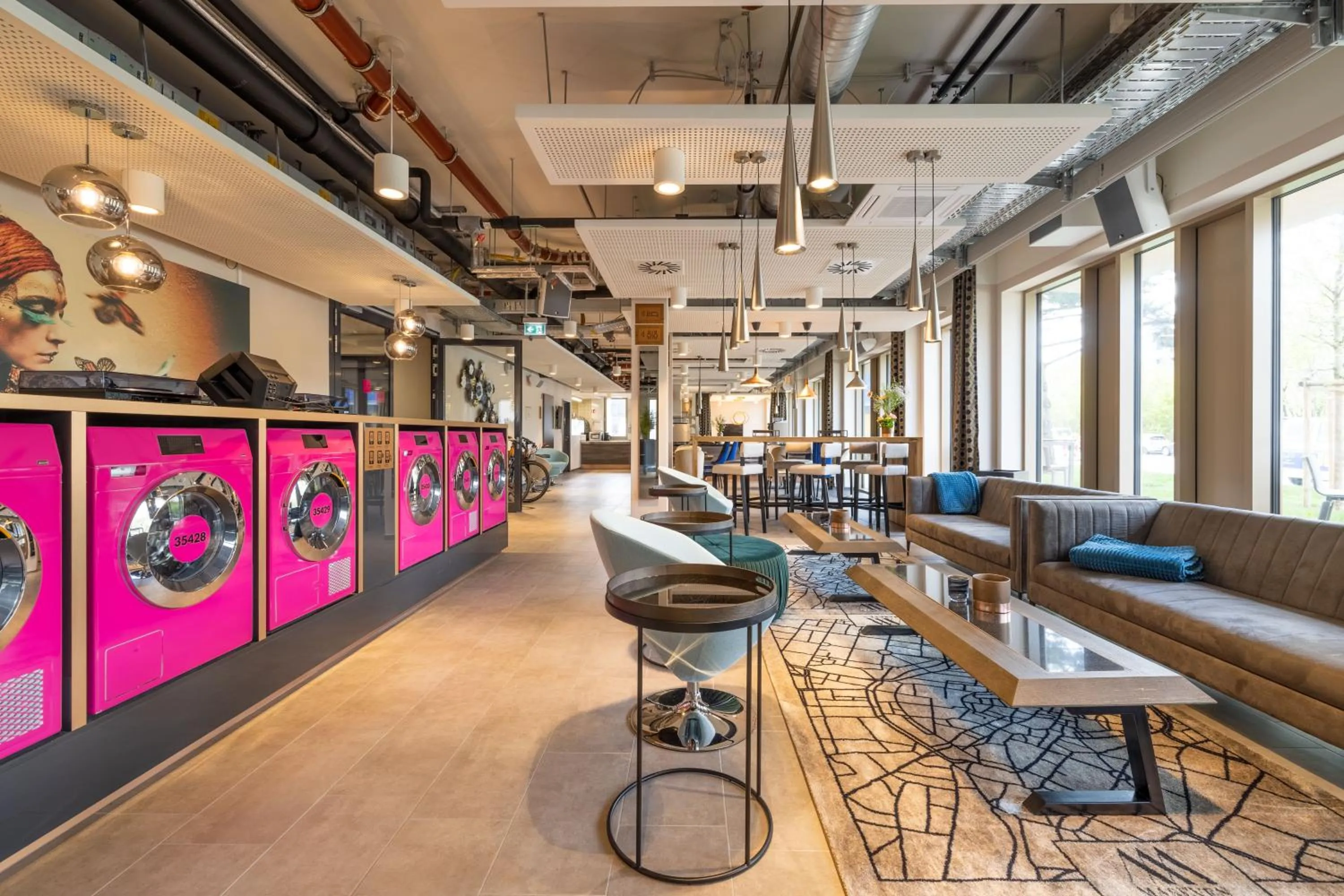 Restaurant/places to eat in MASEVEN München Messe Trudering