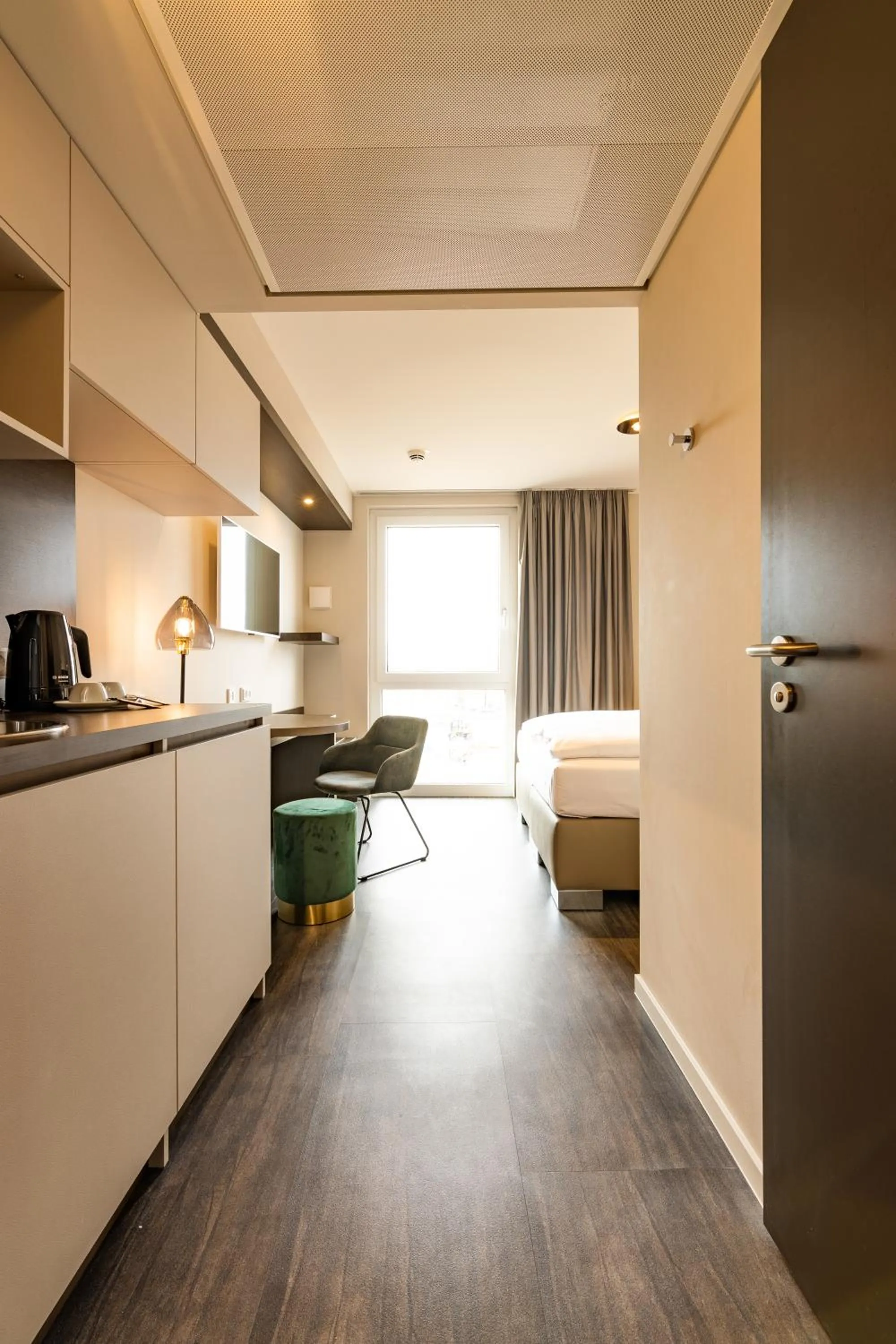 Photo of the whole room, Bed in MASEVEN München Messe Trudering