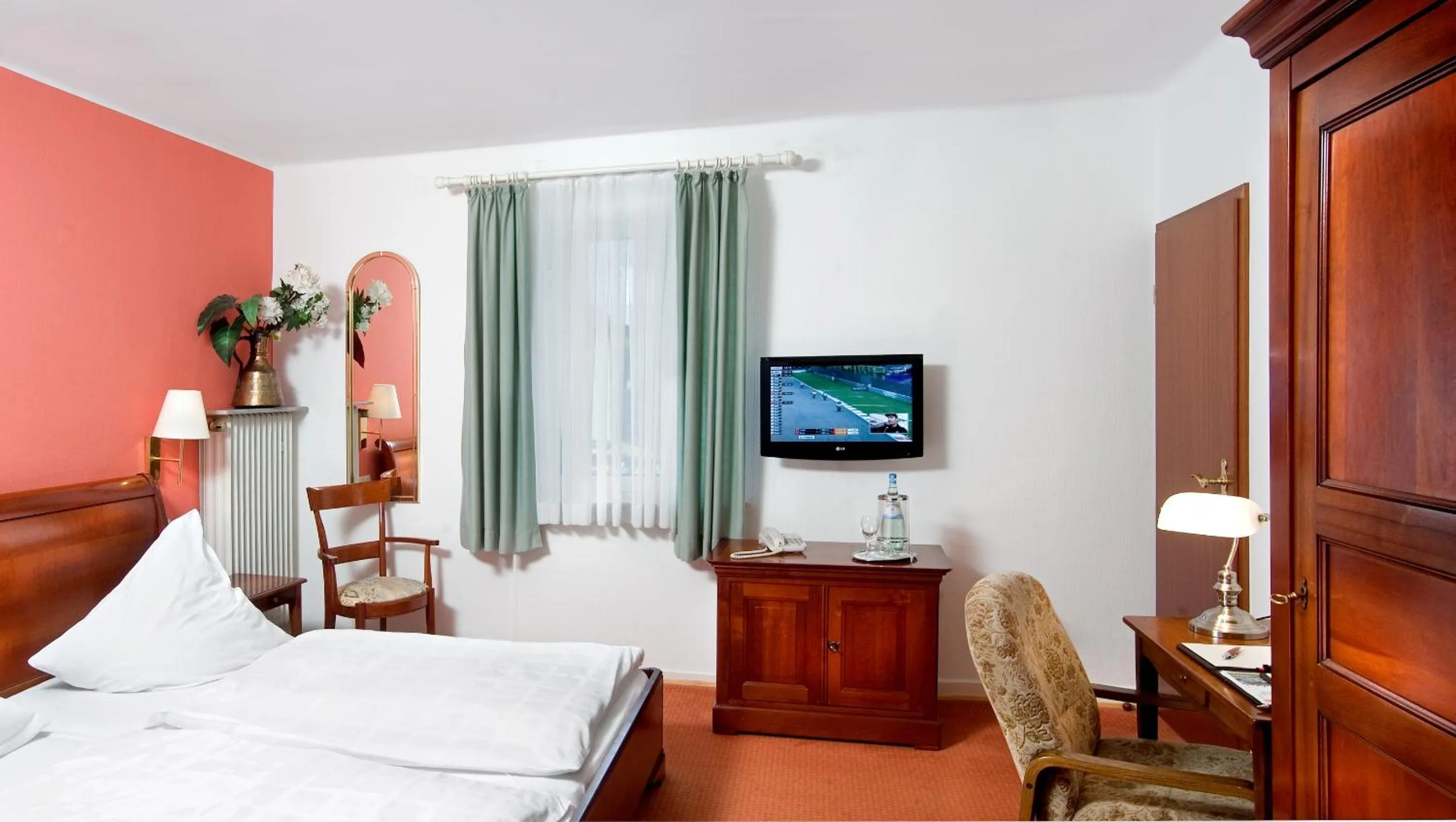 Bed in Hotel Koch Schilt