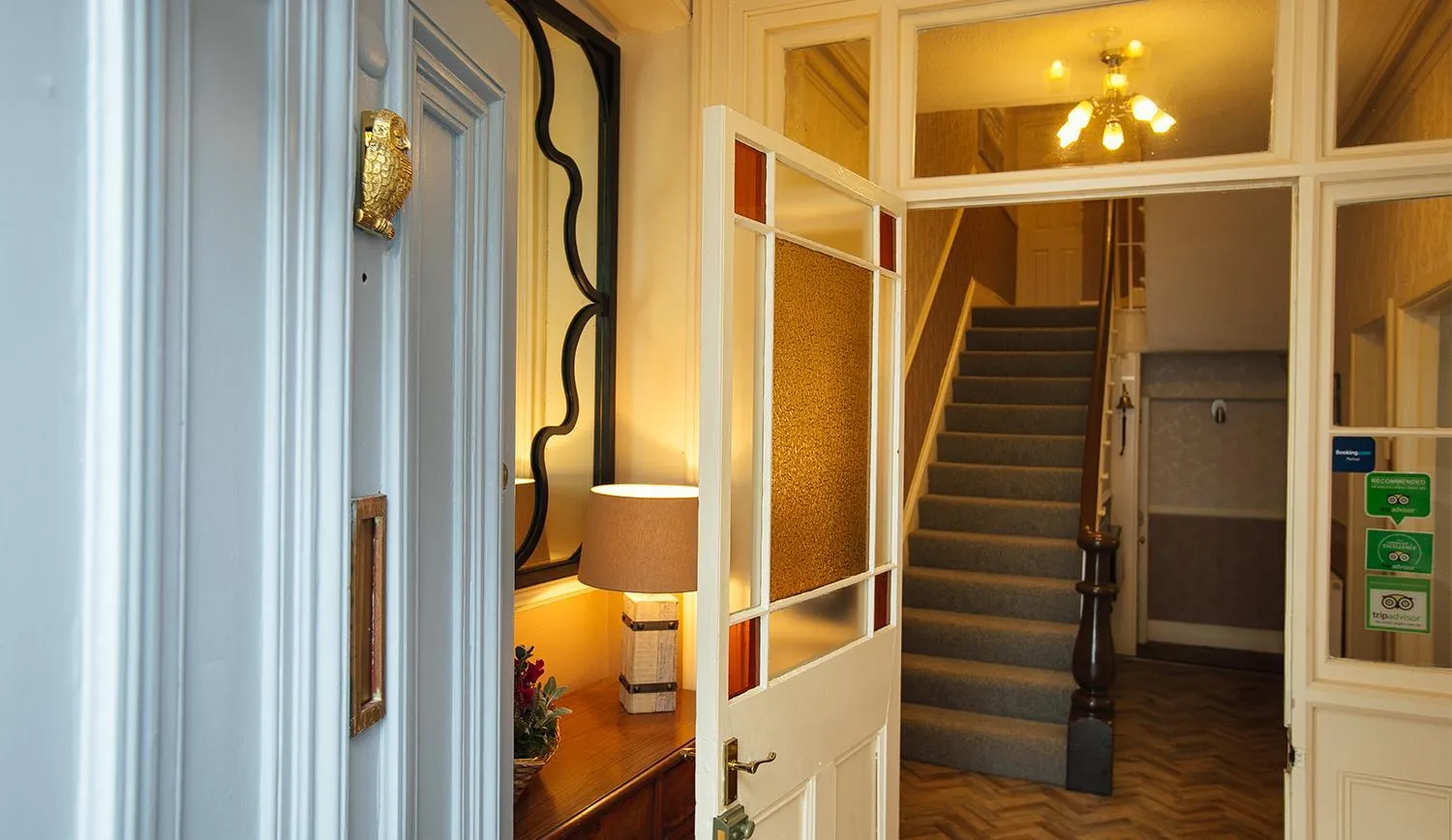 Facade/entrance in Lindholme Guest House