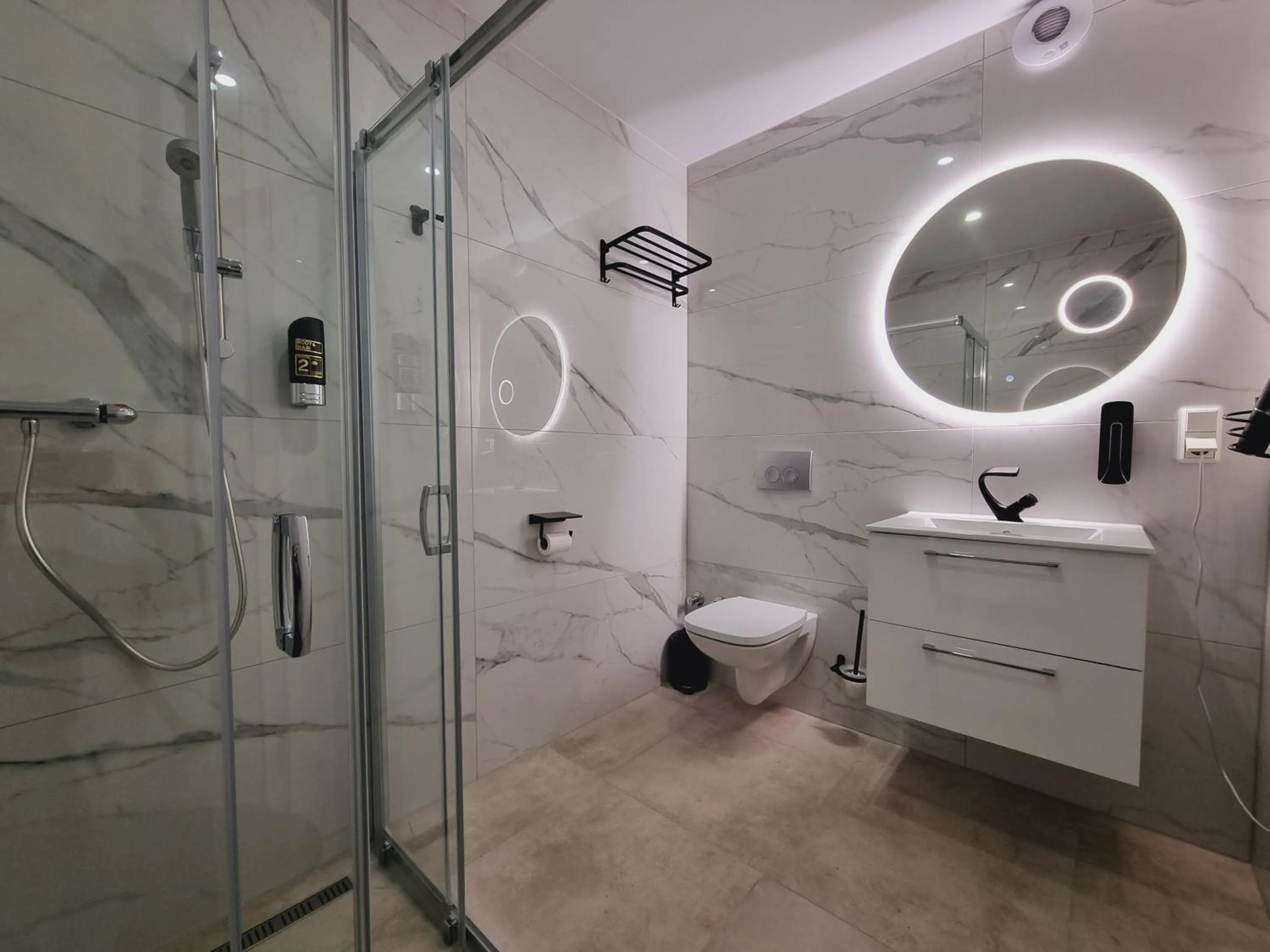 Bathroom in La Rustica Altstadthotel