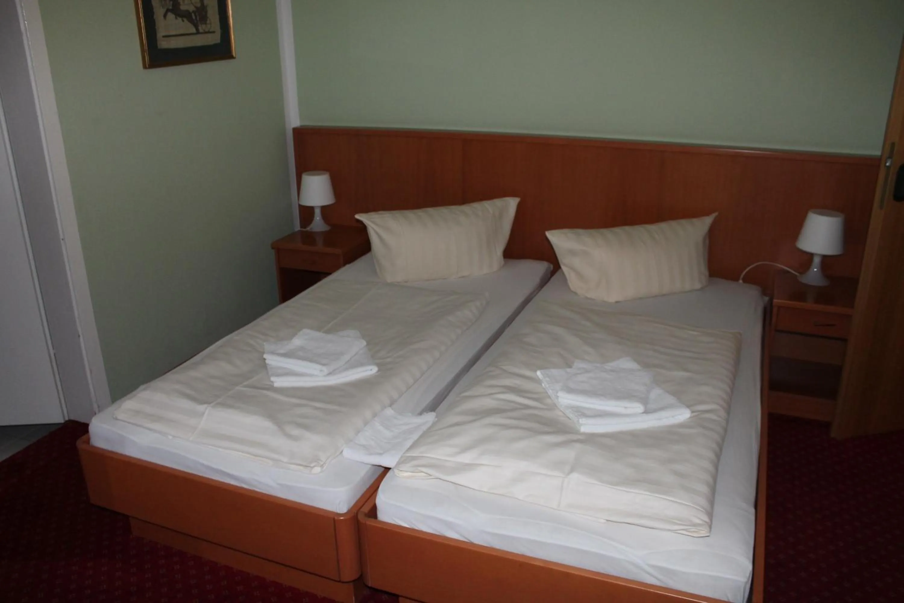 Photo of the whole room, Bed in La Rustica Altstadthotel