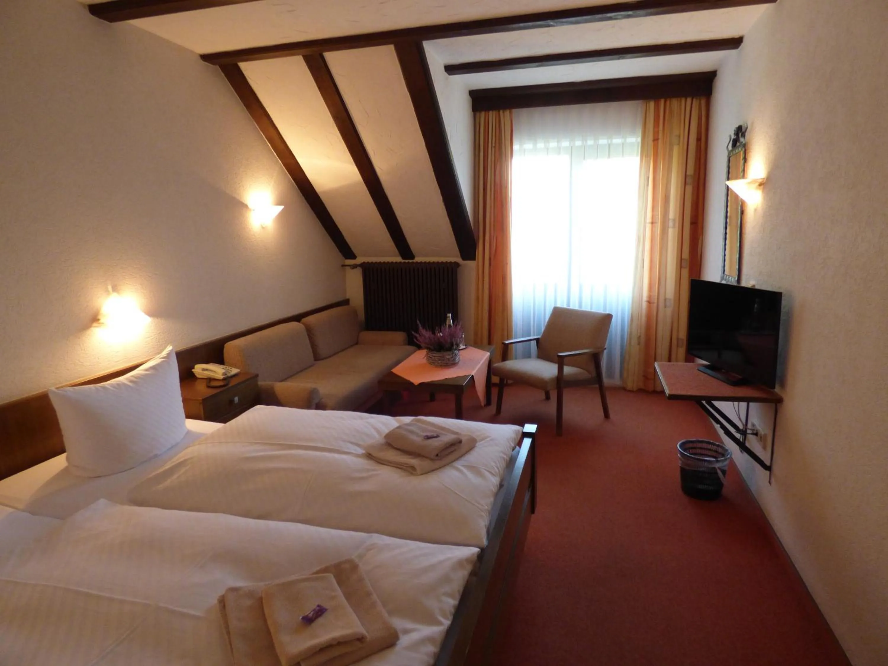 Photo of the whole room, Bed in Pension Gasthof Zum Lamm